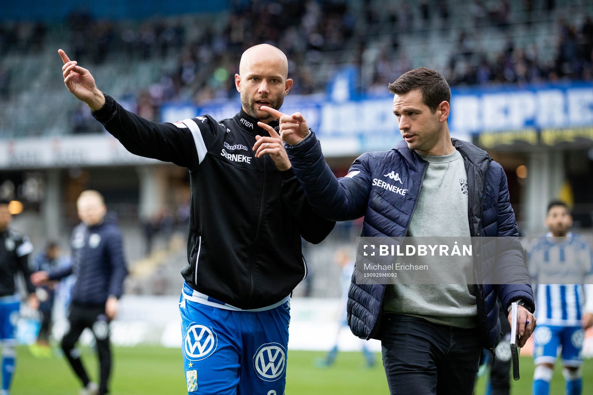 IFK Göteborgs Robin Söder och assisterande tränare Ferran Sibila efter fotbollsmatchen i allsvenskan mellan IFK Göteborg och Häcken den 29 september 2019 i Göteborg.