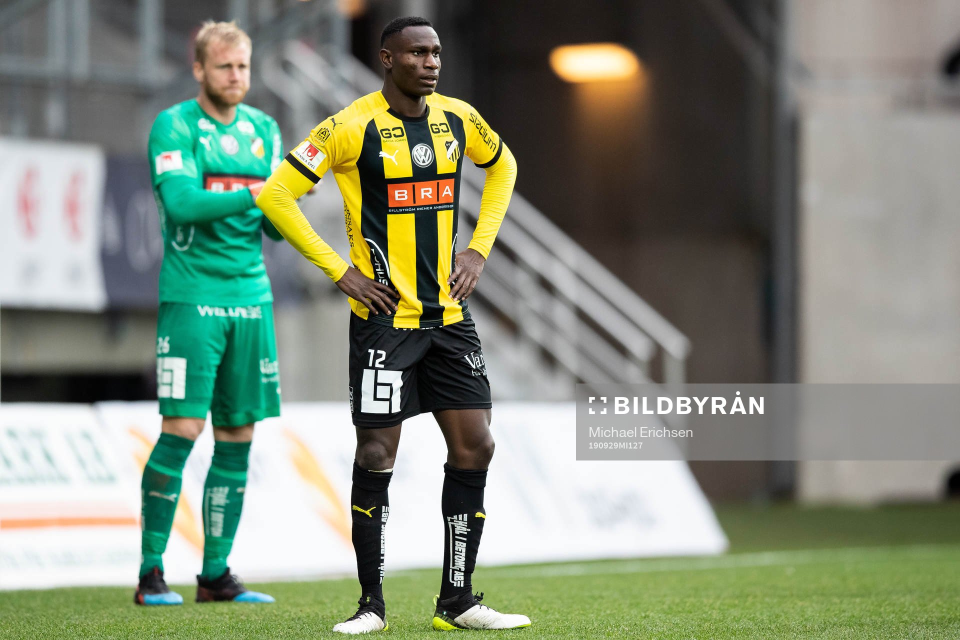 Häckens målvakt Peter Abrahamsson och Godswill Ekpolo