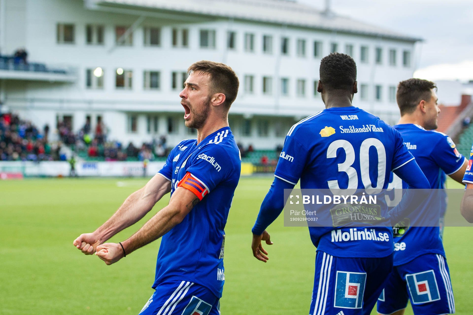 Sundsvalls Carlos Gracia jublar med lagkamrater