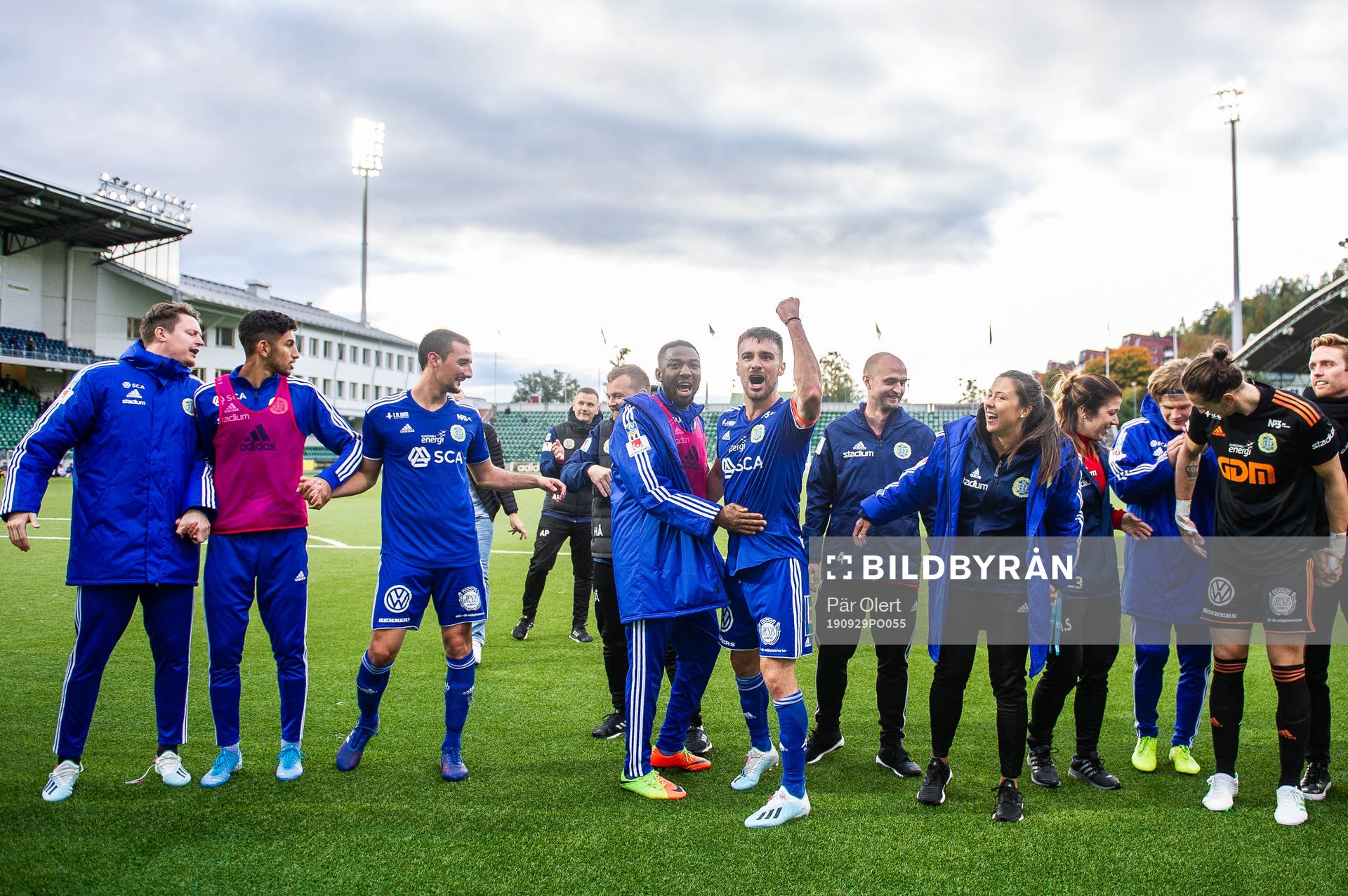 Sundsvall jublar efter fotbollsmatchen i Allsvenskan mellan GIF Sundsvall och Sirius den 29 september 2019 i Sundsvall. 
