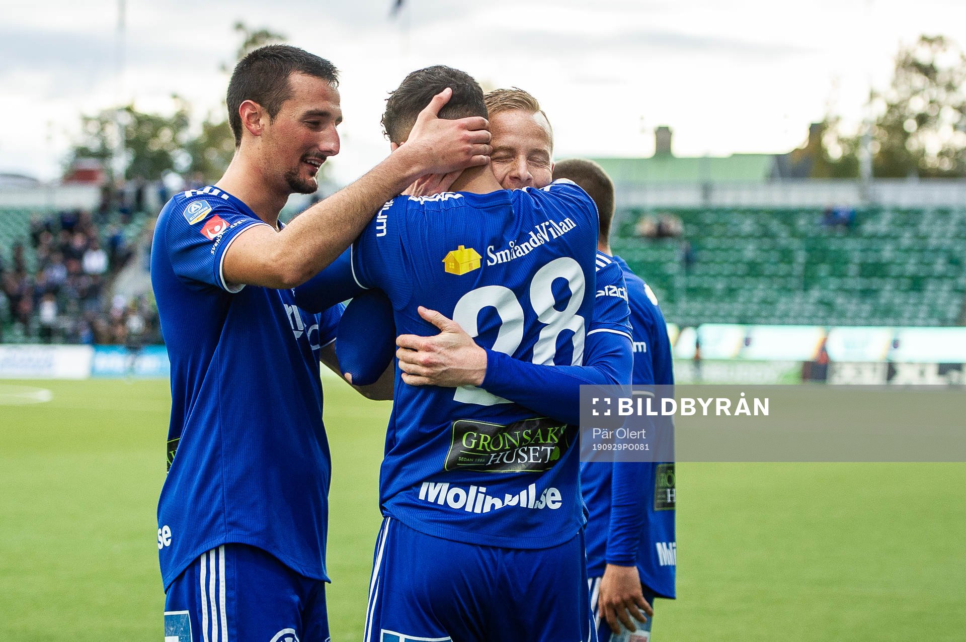 Sundsvalls Pol Moreno Sanchez, Omar Eddahri och Tobias Eriksson jublar efter 2-1 under fotbollsmatchen i Allsvenskan mellan GIF Sundsvall och Sirius den 29 september 2019 i Sundsvall.
