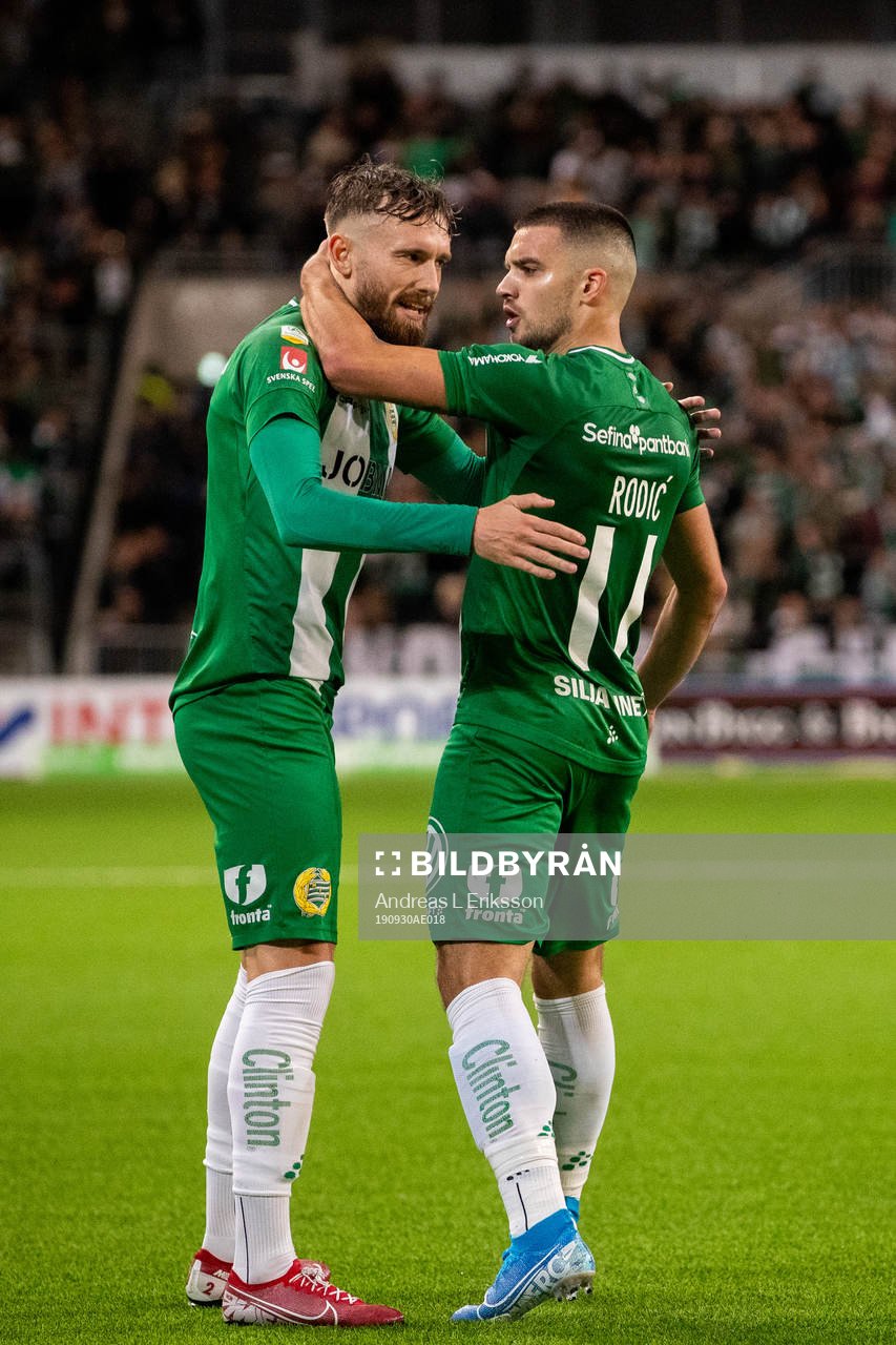 Hammarbys Simon Sandberg och Vladimir Rodic jublar