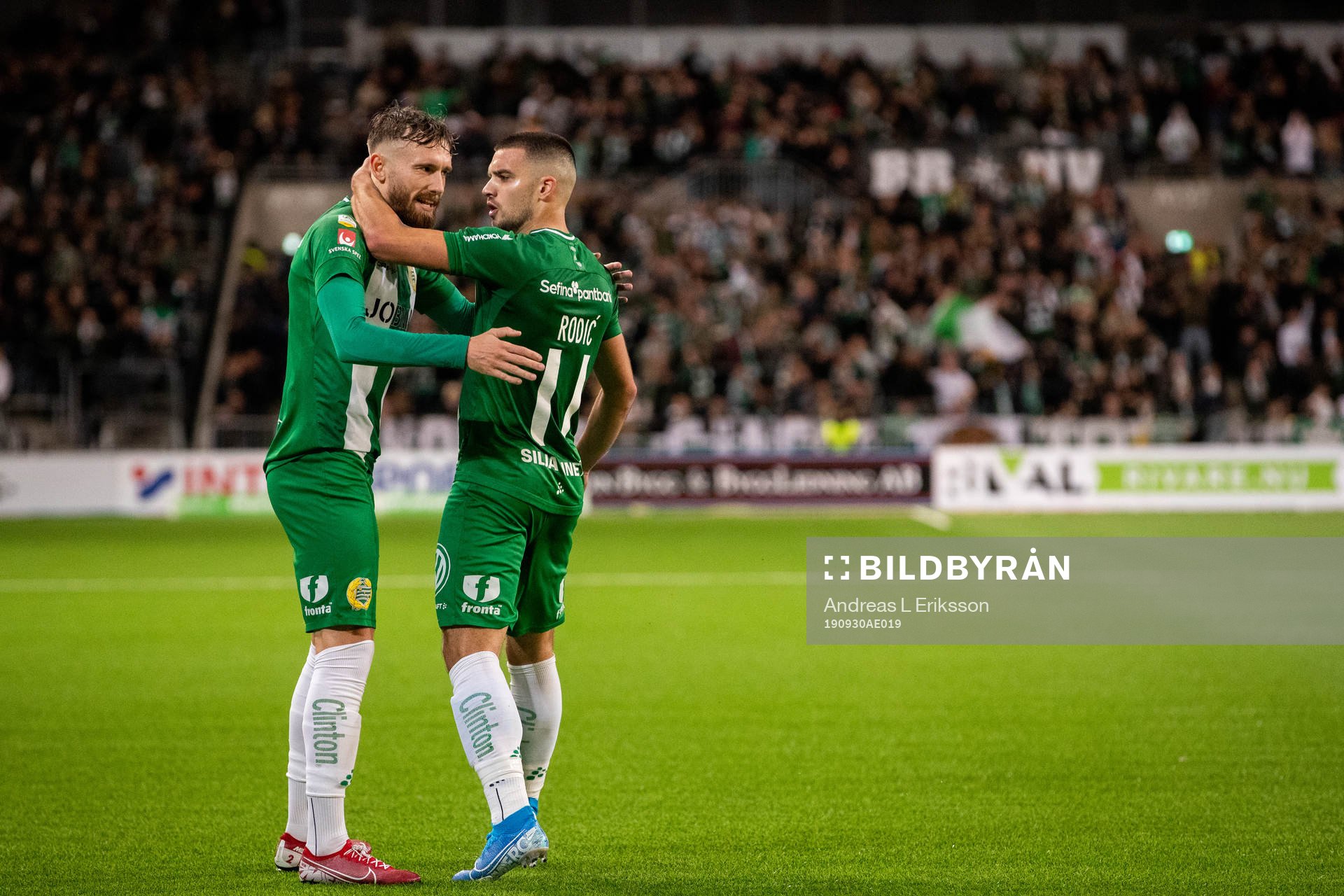 Hammarbys Simon Sandberg och Vladimir Rodic jublar