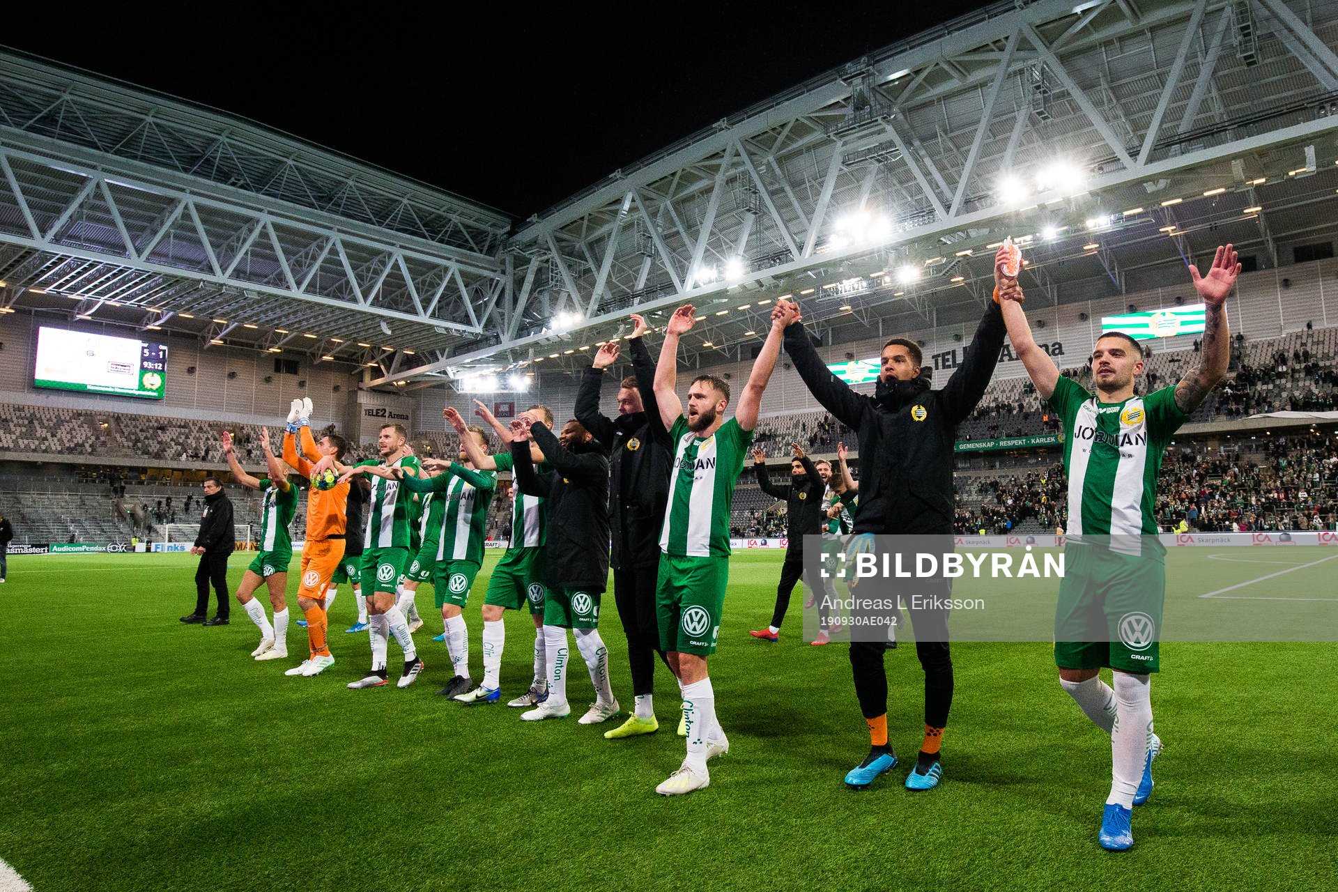 Hammarbys spelare jublar