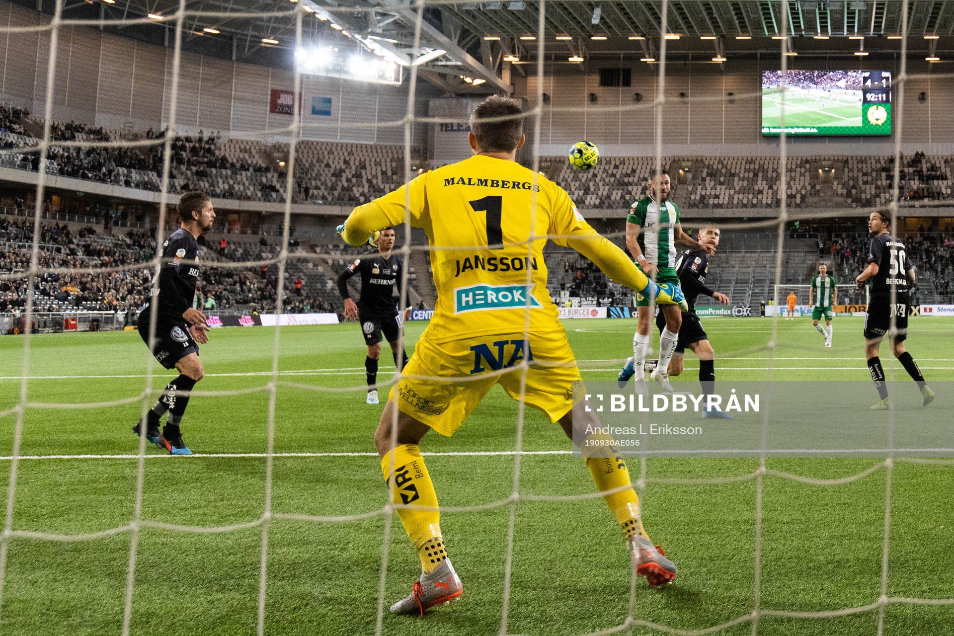 Hammarbys Mats Solheim nickar in 5-1 bakom Örebros