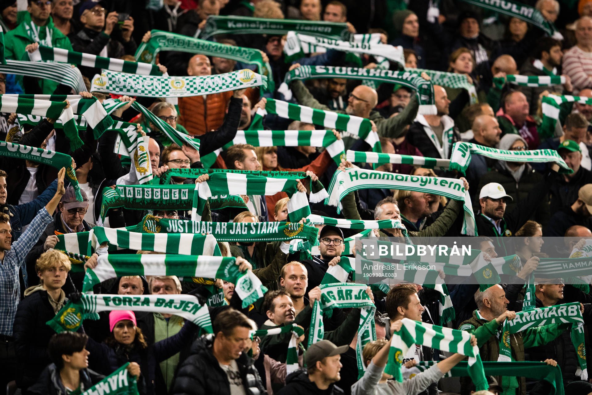 Hammarbys supportrar innan fotbollsmatchen i Allsvenskan