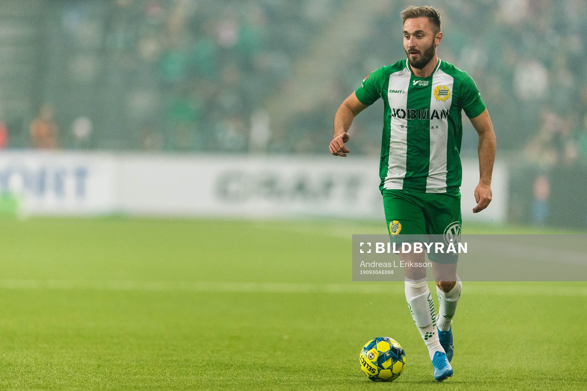 Hammarbys Muamer Tankovic med bollen