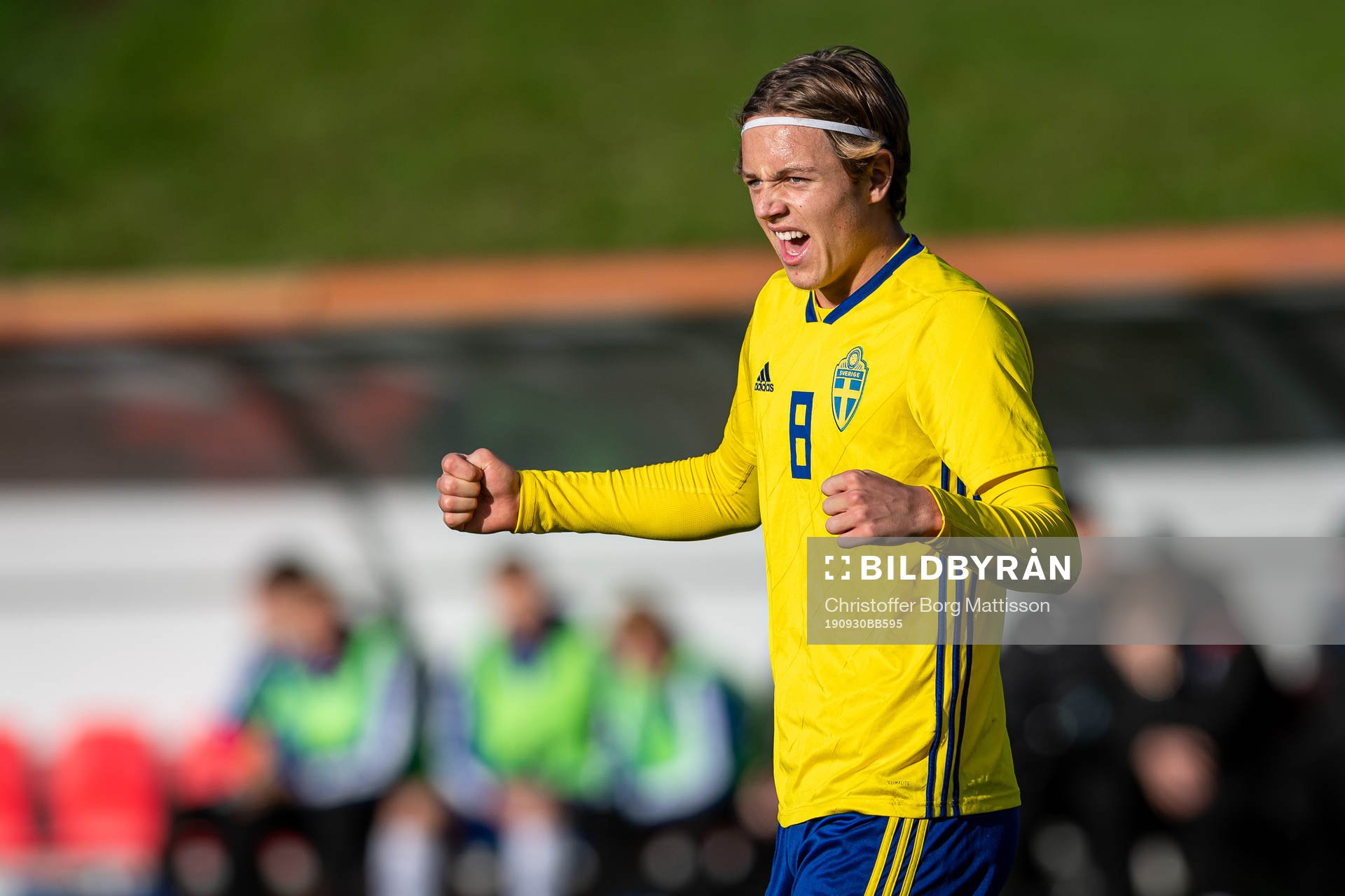 Sveriges Ludvig Nåvik jublar efter 1-0 under fotbollsmatchen i EM-kvalet för Pojkar 17 mellan Sverige och Färöarna den 30 september 2019 i Helsingborg.
