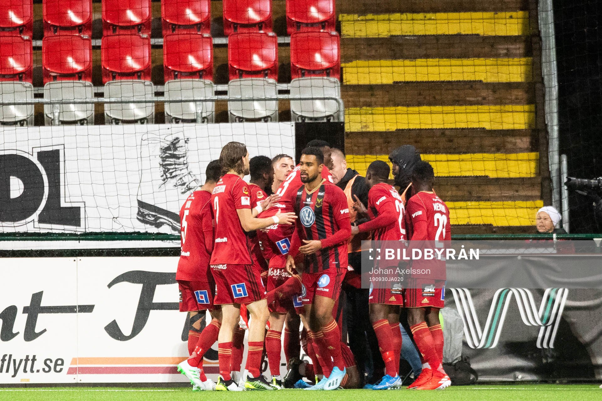 Östersunds spelare jublar