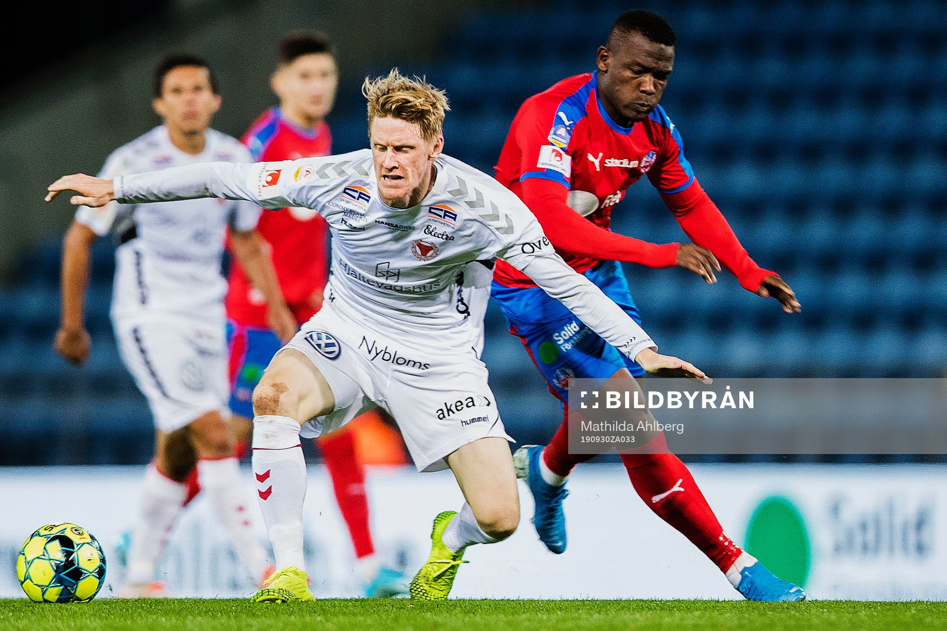 Kalmars Rasmus Elm och Helsingborgs Alhaji Gero