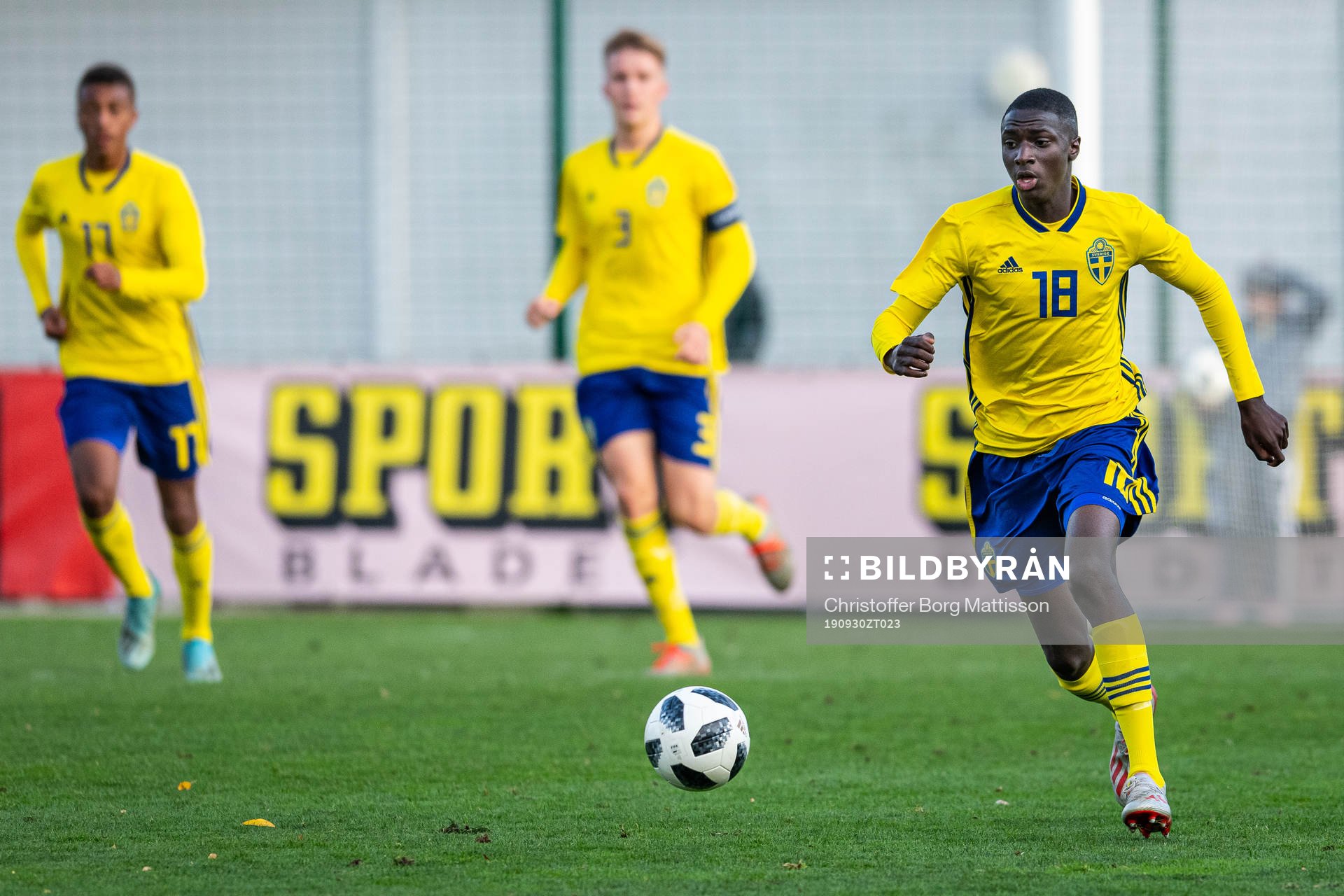 Sveriges Seedy Jagne under fotbollsmatchen i EM-kvalet för Pojkar 17 mellan Sverige och Färöarna den 30 september 2019 i Helsingborg.