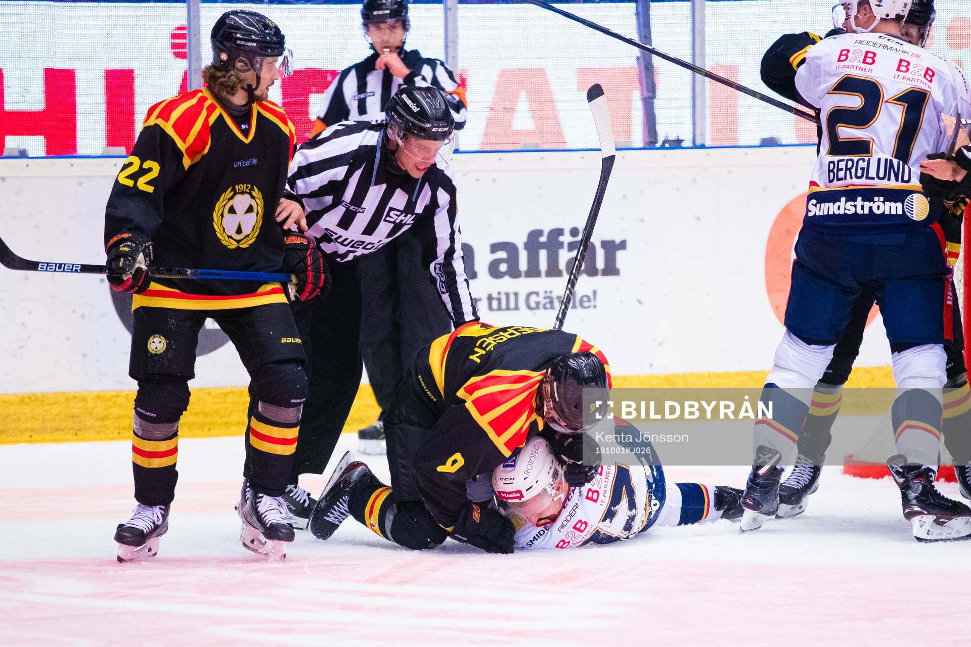 Brynäs Niclas Andersén i bråk med Djurgårdens Henrik