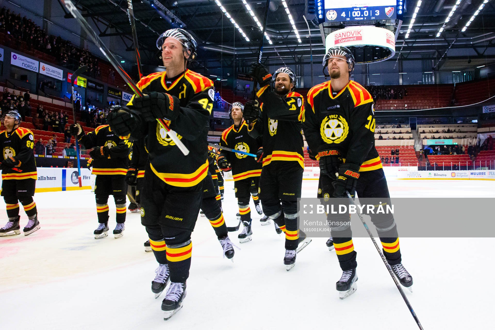 Brynäs Greg Scott, Johan Alcén och Marcus Ersson jublar