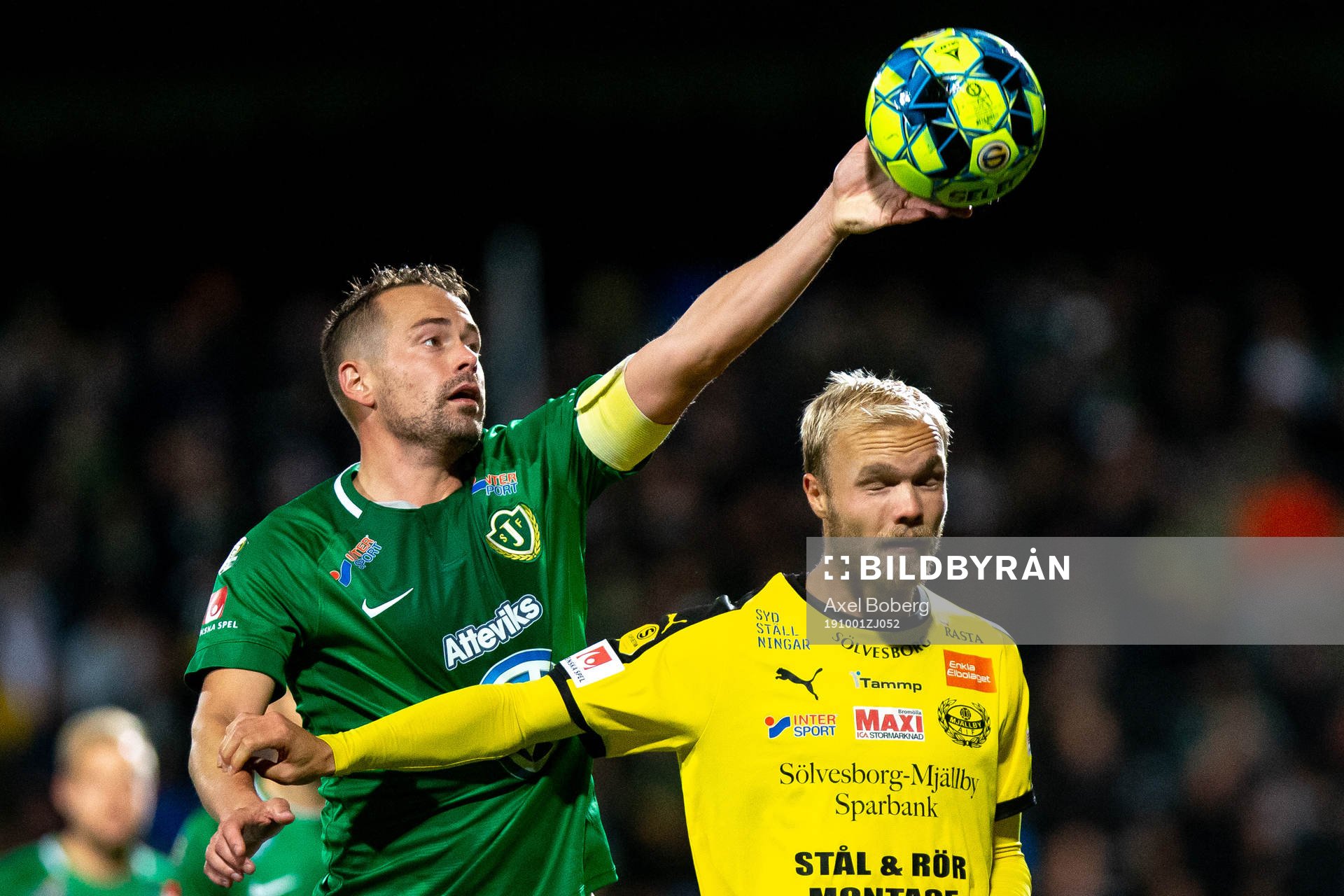 Jönköpings Fredric Fendrich och Mjällbys Viktor Gustafson