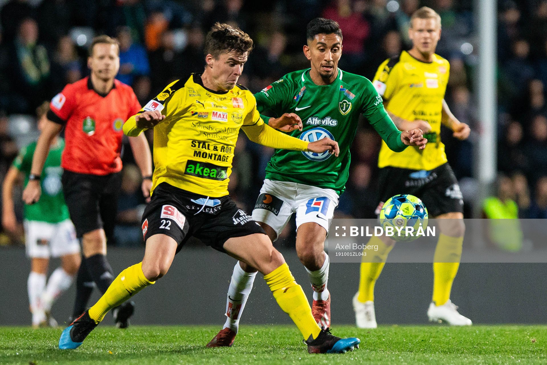 Mjällbys Jesper Gustavsson och Jönköpings Amir Al-Ammari