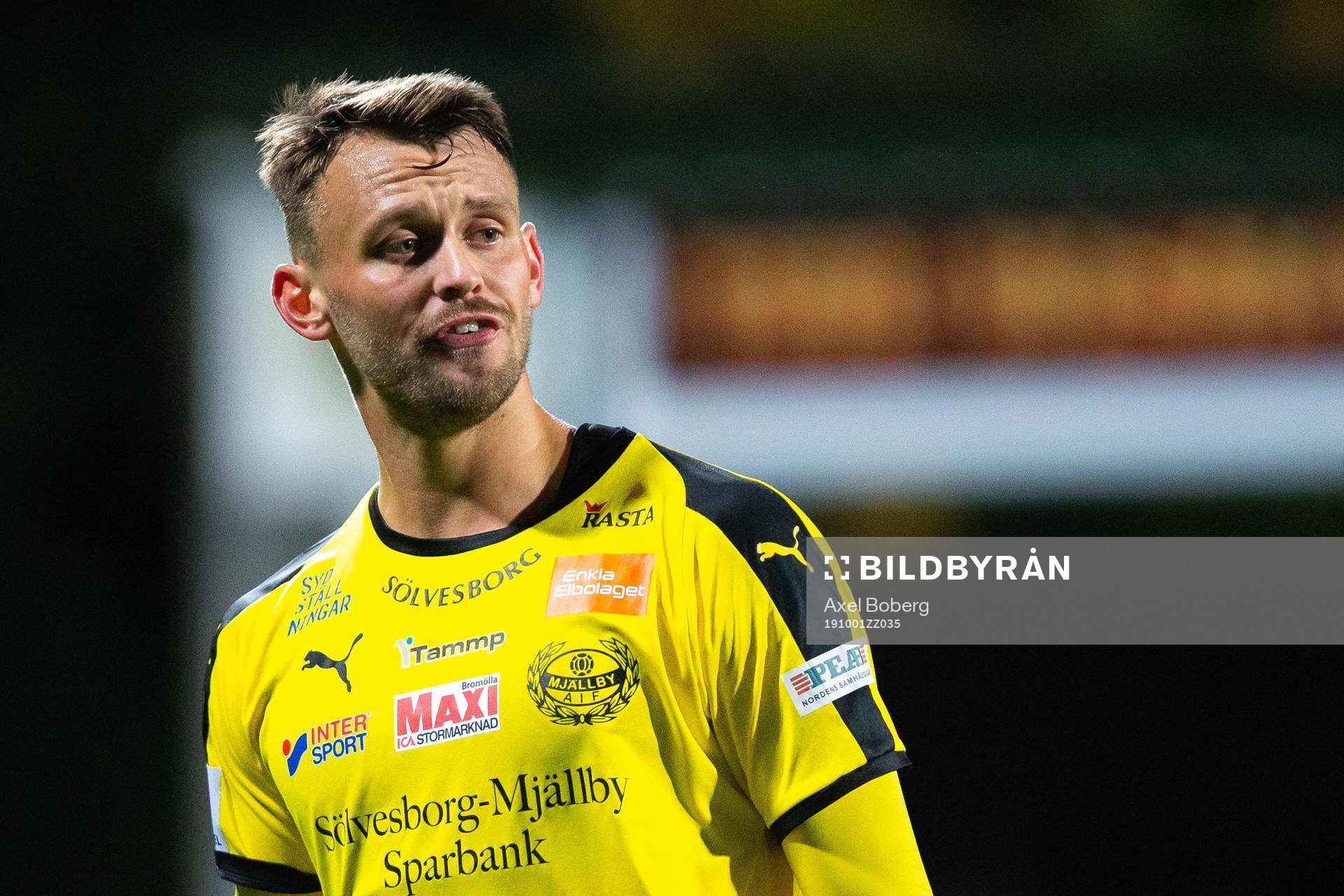 Mjällbys Max Watson deppar