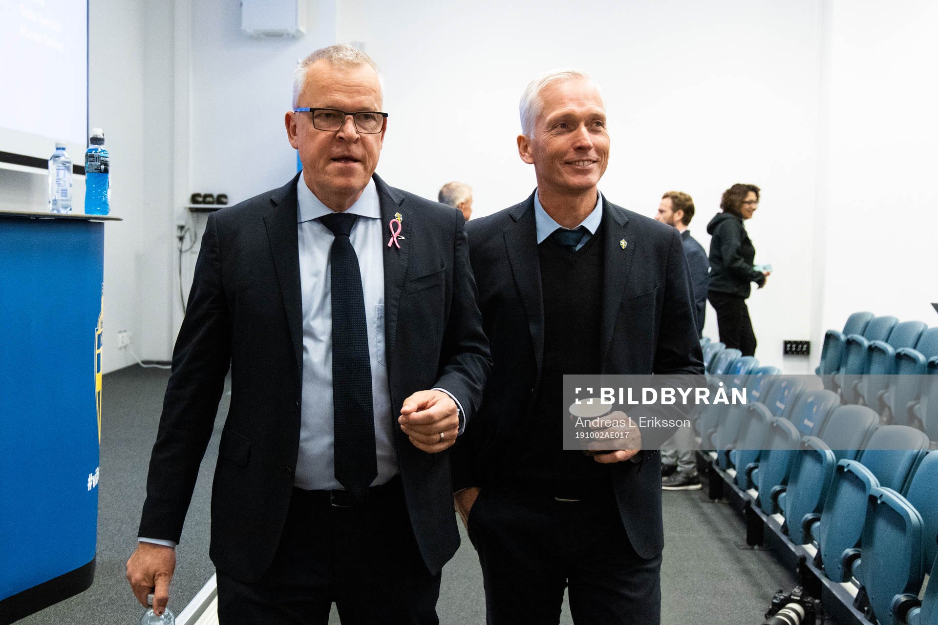 Head coach Janne Andersson of Sweden together with Håkan