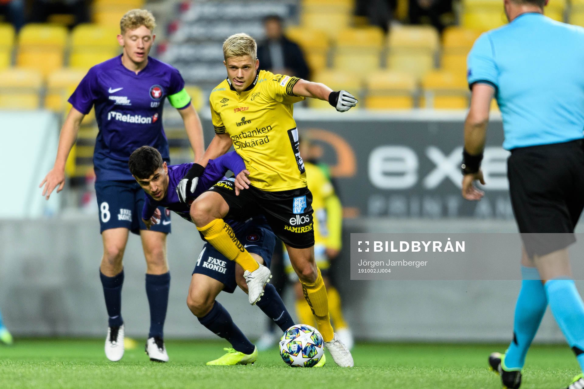 Elfsborgs Kevin Holmén och Midtjyllands Antonis Martis och