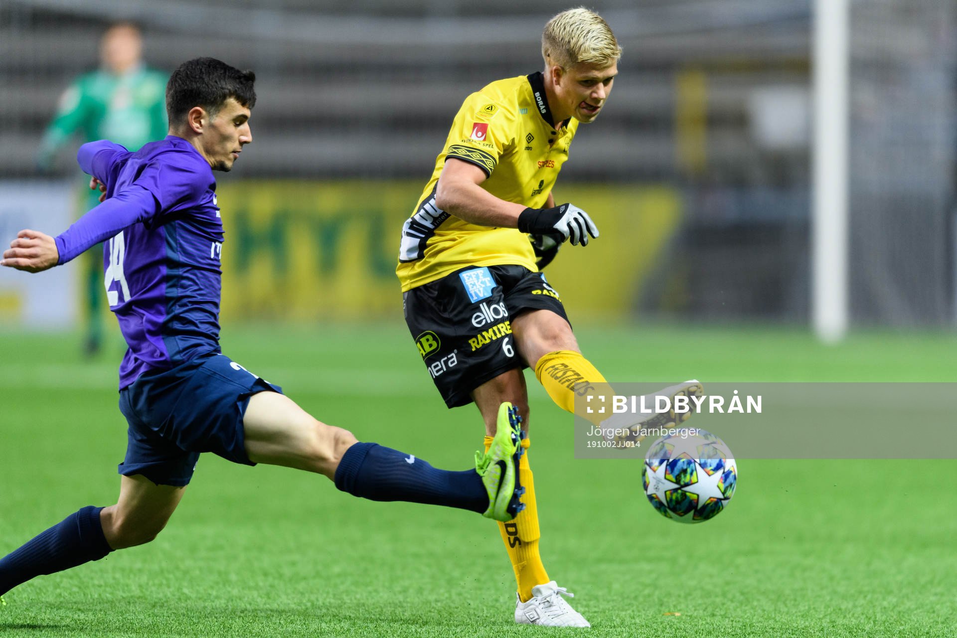 Elfsborgs Kevin Holmén och Midtjyllands Antonis Martis