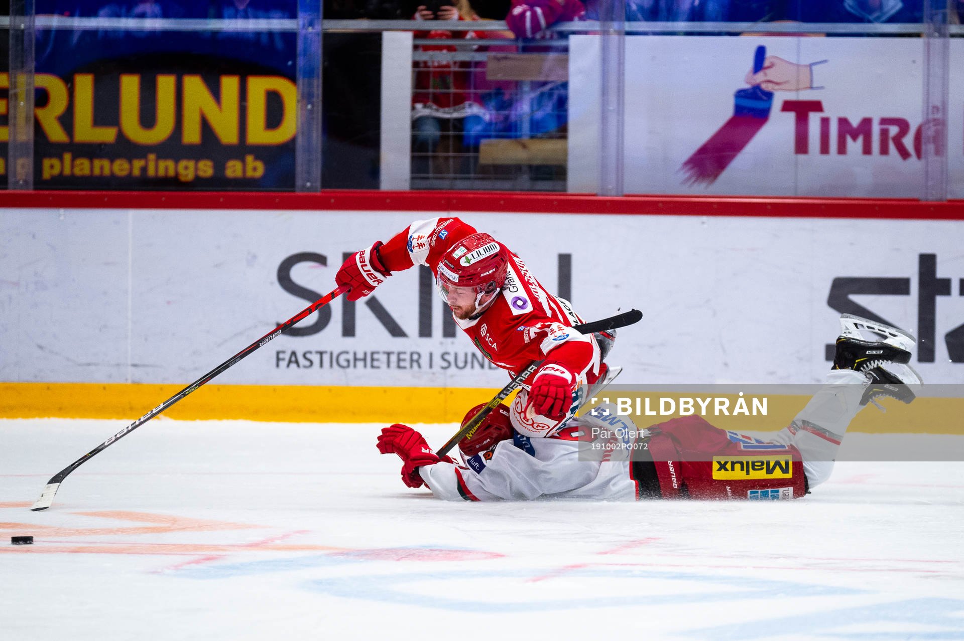 Modos Mattias Norlinder fäller Timrås Sebastian Ohlsson