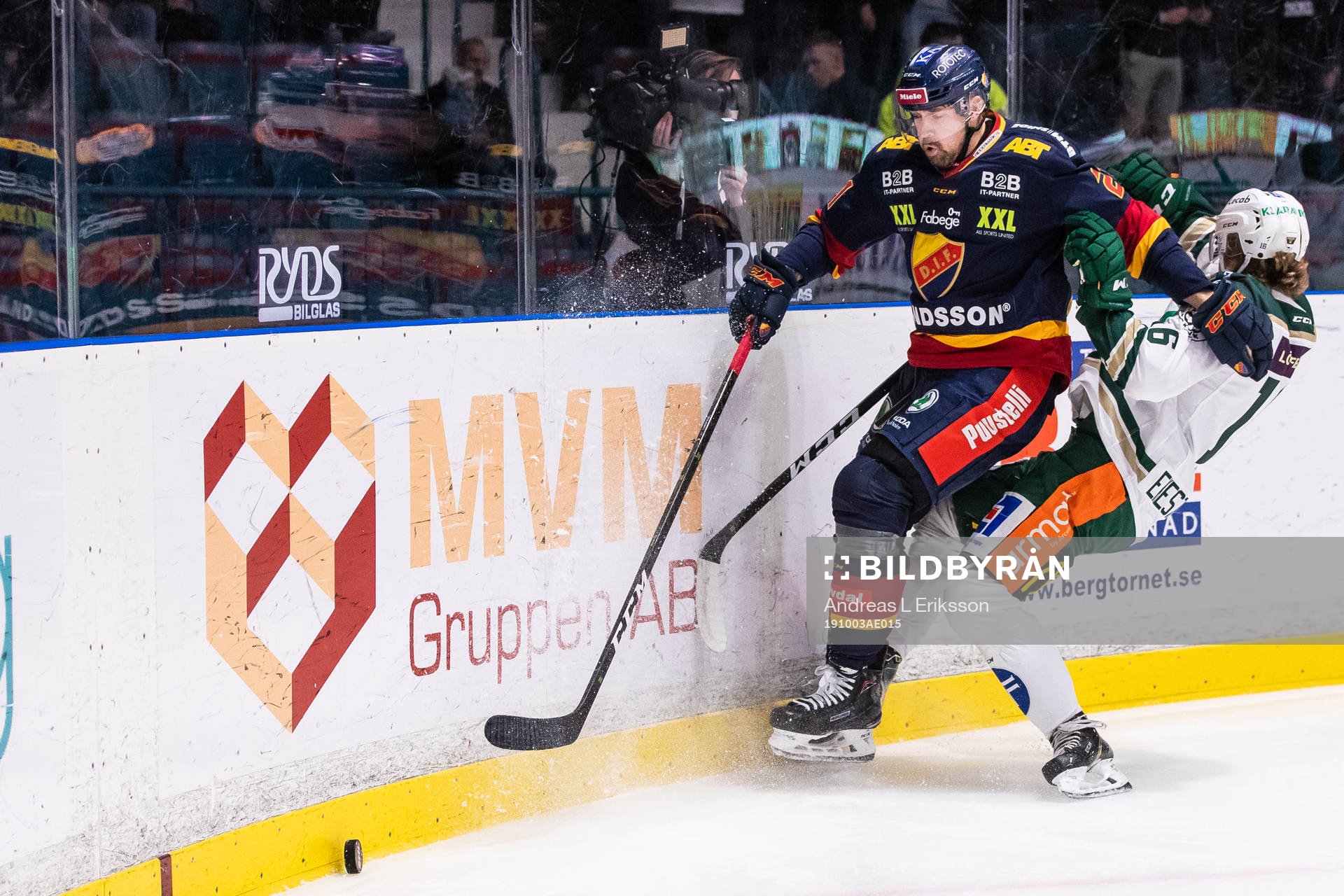 Djurgårdens Patrik Berglund och Färjestads Lucas