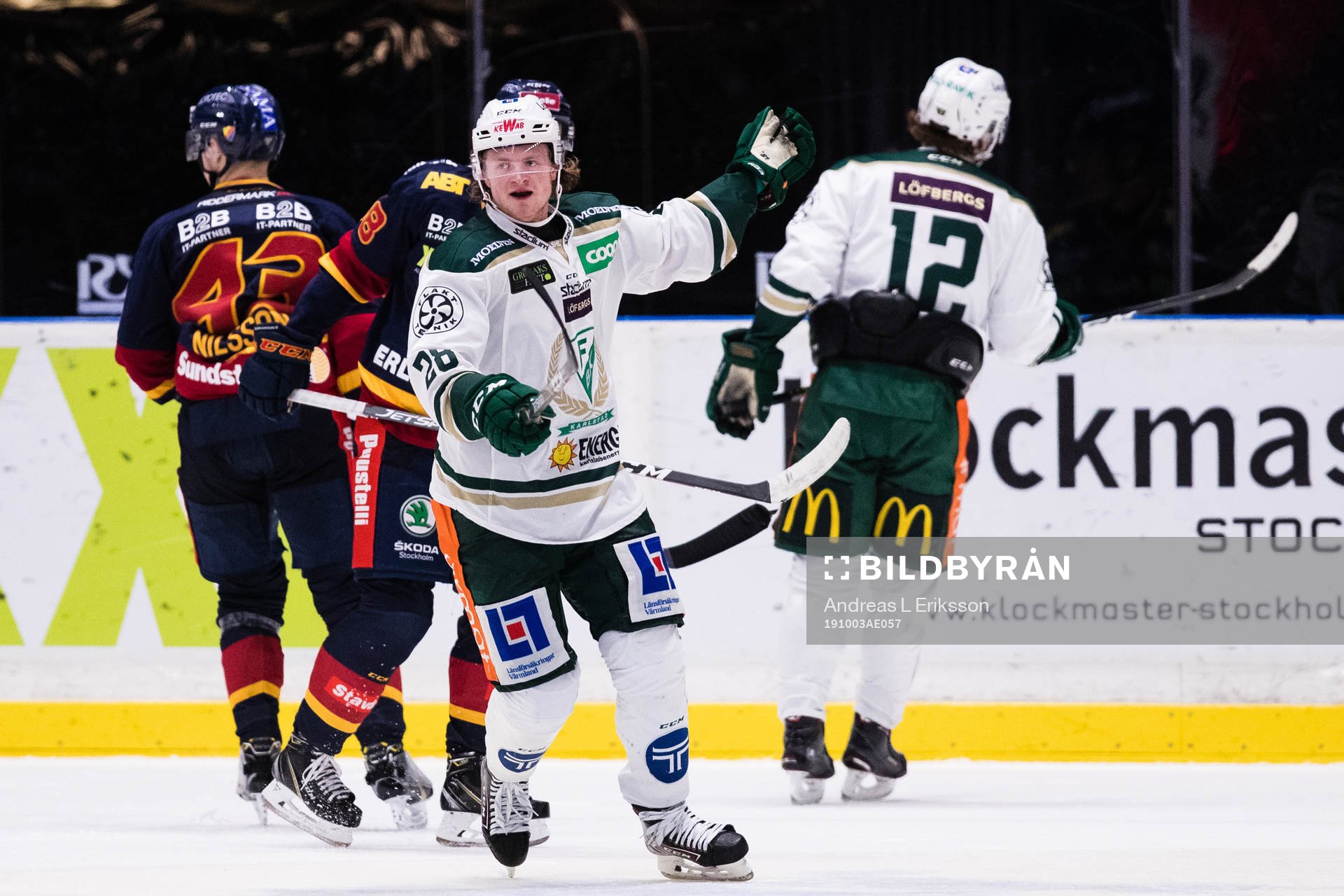Färjestads Linus Arnesson jublar