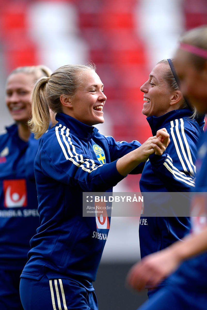 Magdalena Eriksson and Linda Sembrant of Sweden reacts