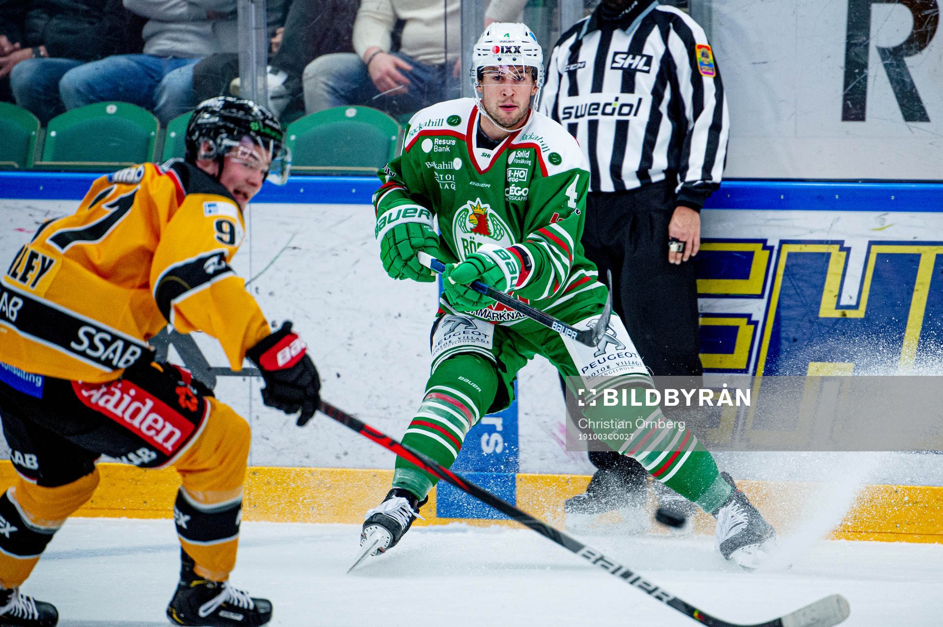 Rögles Kodie Curran mot Luleås Austin Farley