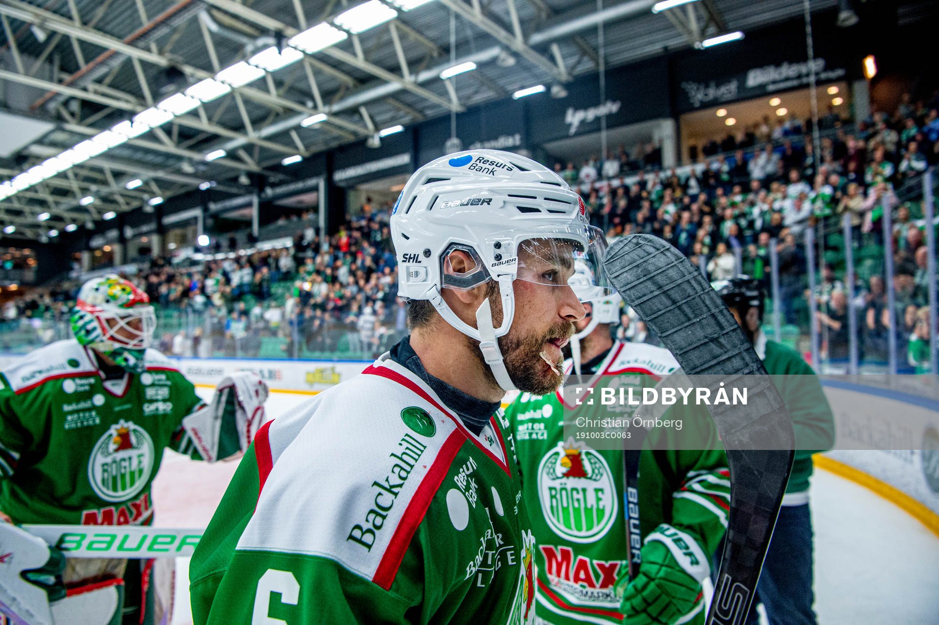 Rögles Craig Schira jublar med lagkamraterna