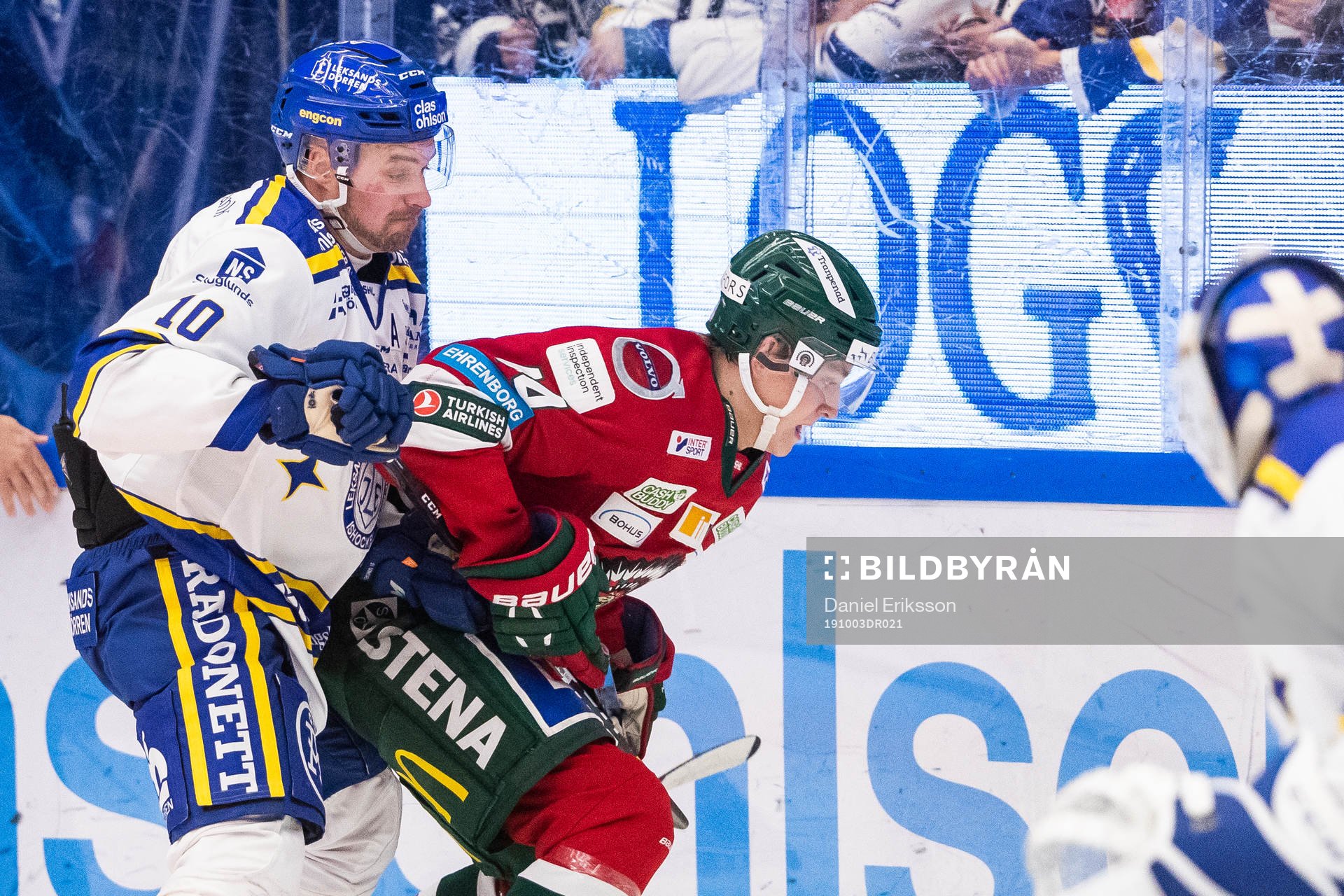 Leksands Johan Fransson och Frölundas Jacob Peterson i