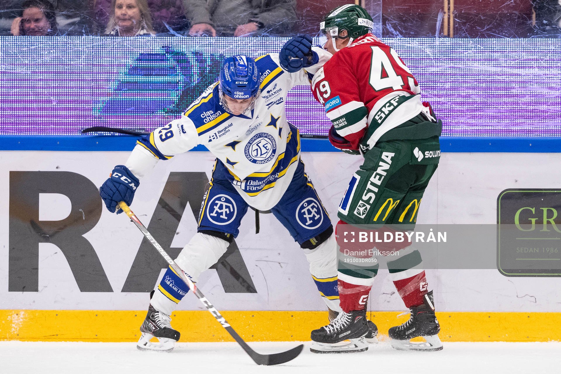Leksands David Rundqvist och Frölundas Rhett Rakhshani
