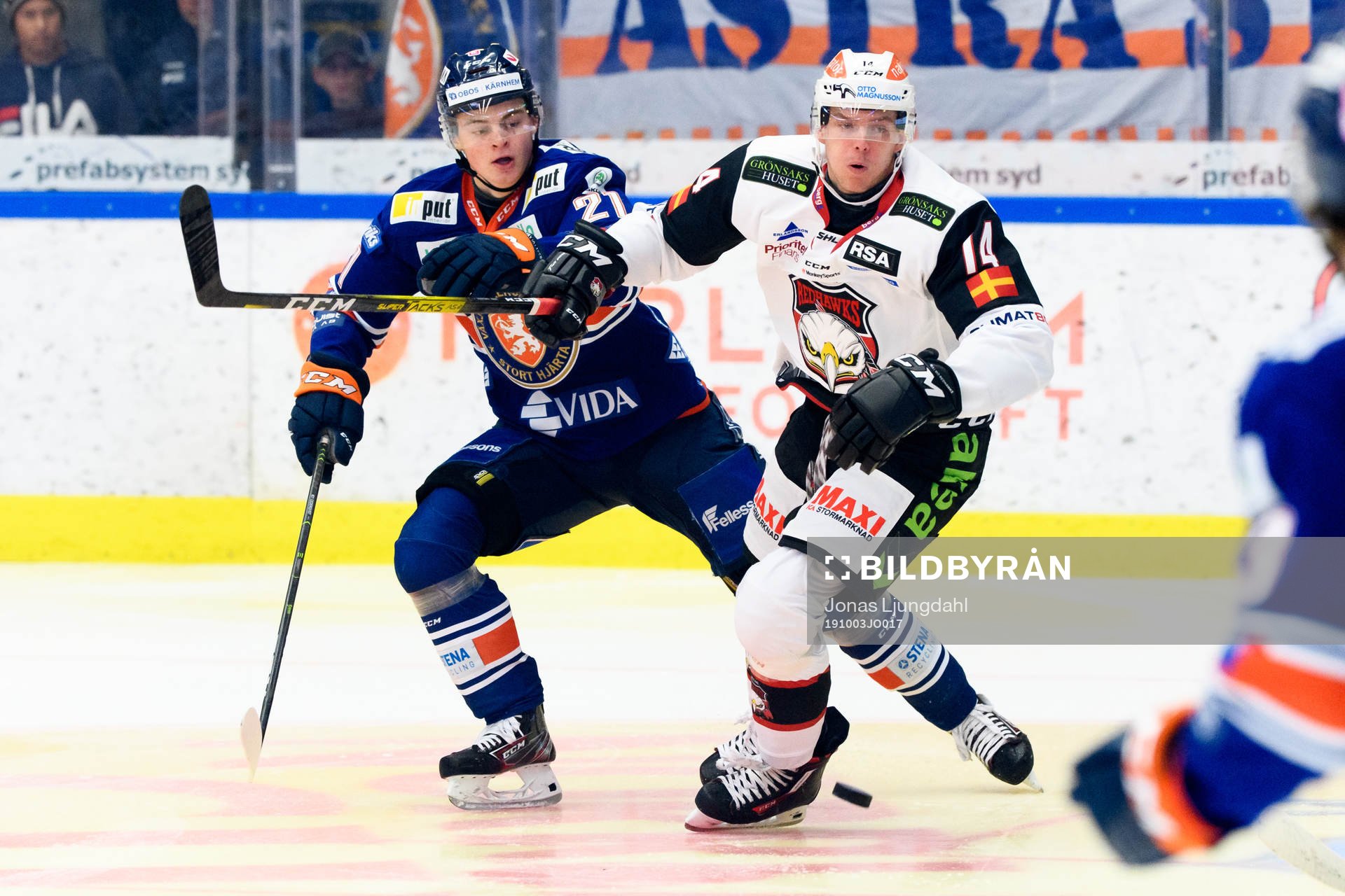 Växjös Filip Cederqvist och Malmö Redhawks Carl-Johan