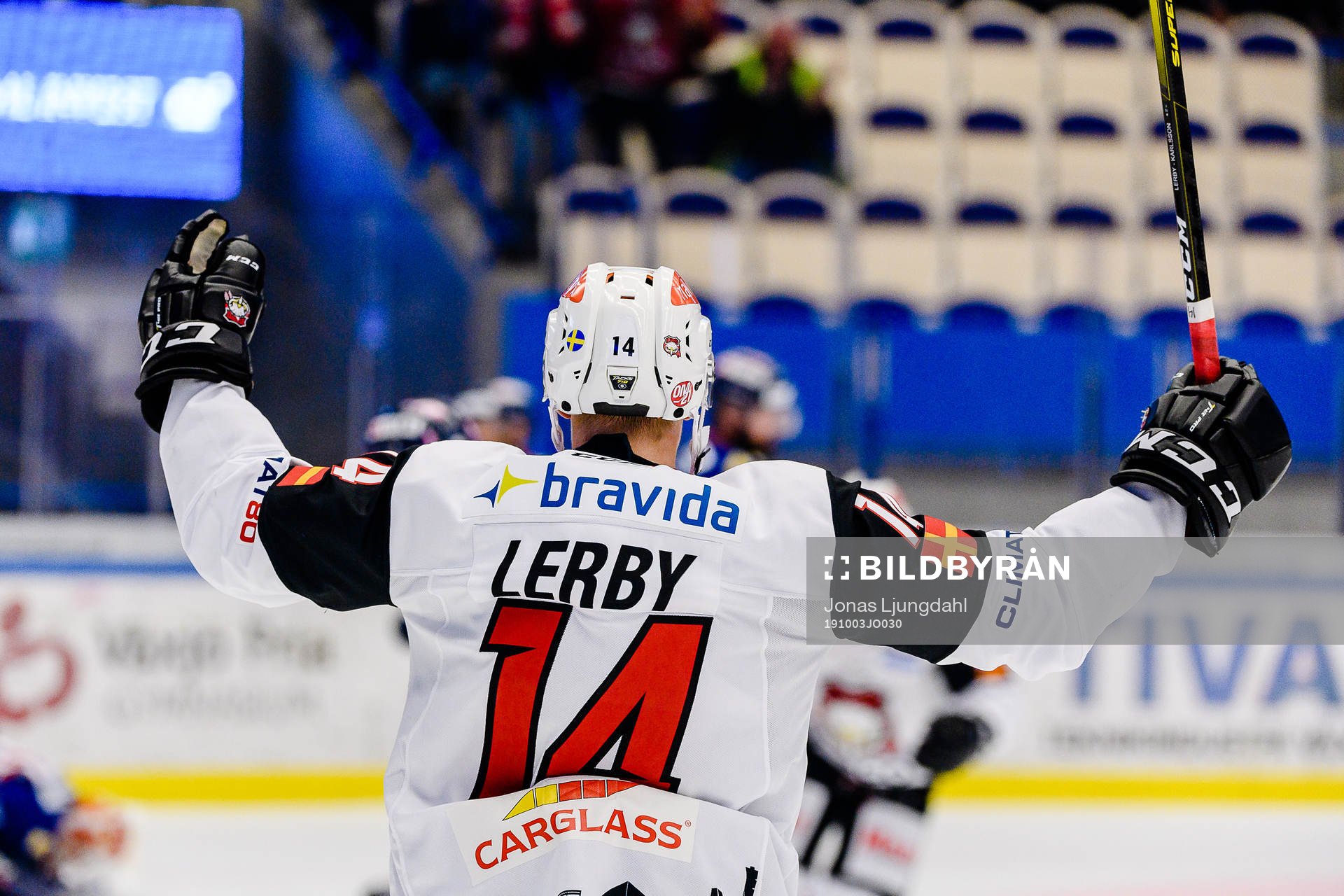 Malmö Redhawks Carl-Johan Lerby jublar