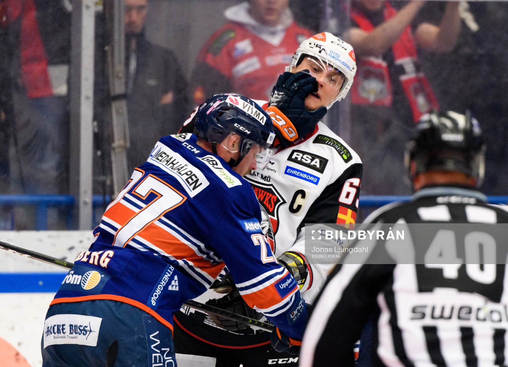 Växjös Martin Lundberg bråkar med Malmö Redhawks