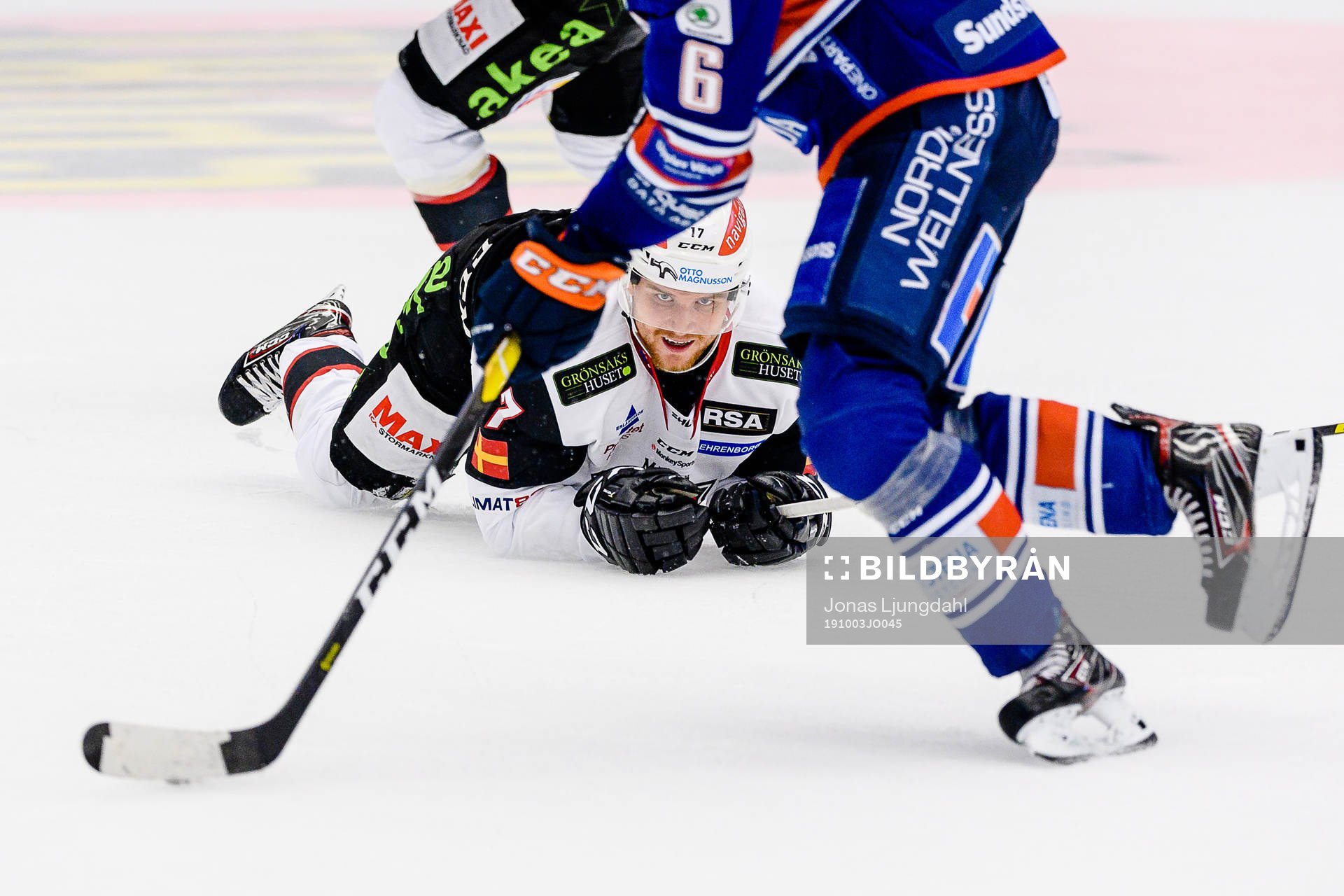 Malmö Redhawks Max Görtz faller