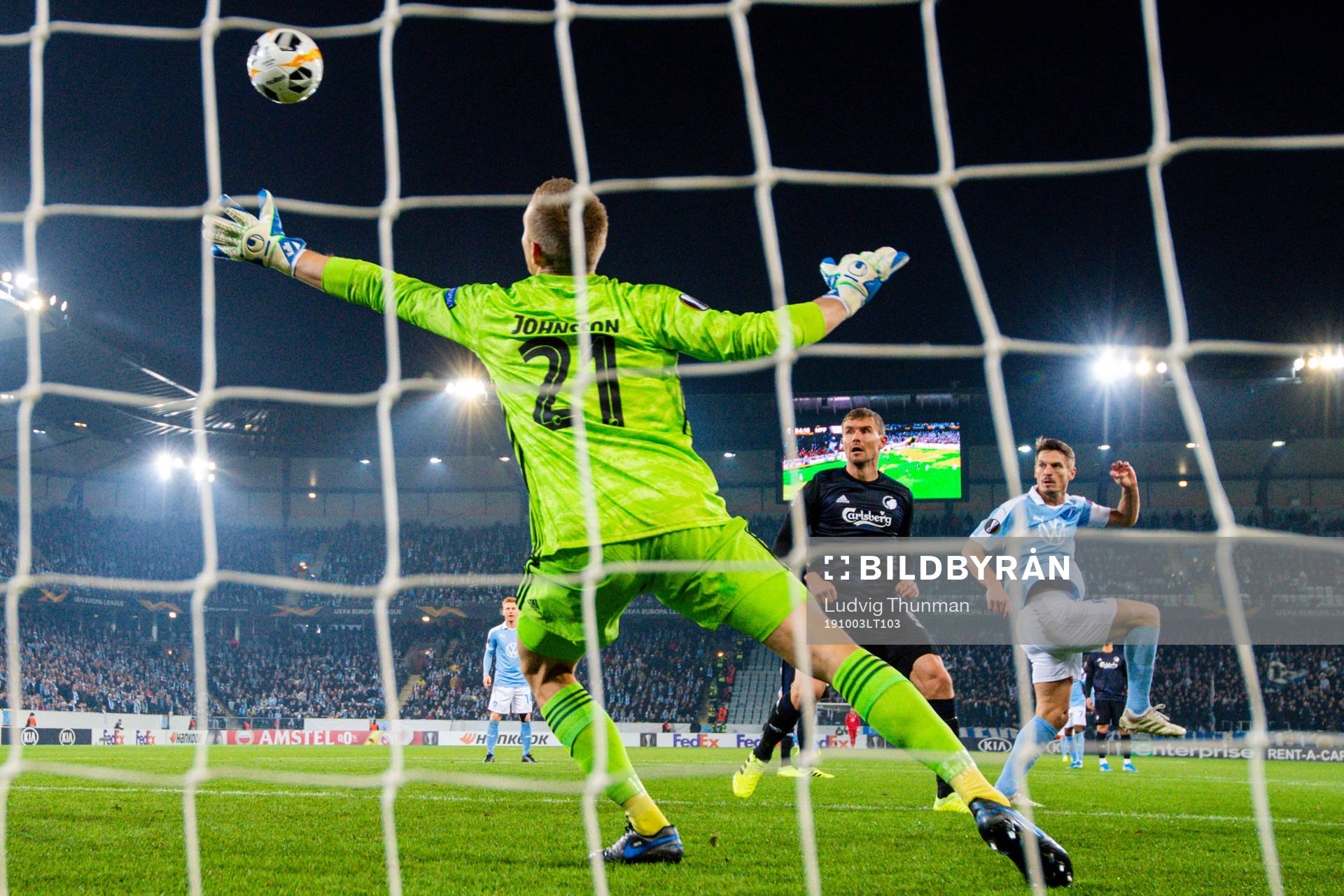 Markus Rosenberg of Malmö FF scores 1-1 behind Karl-Johan
