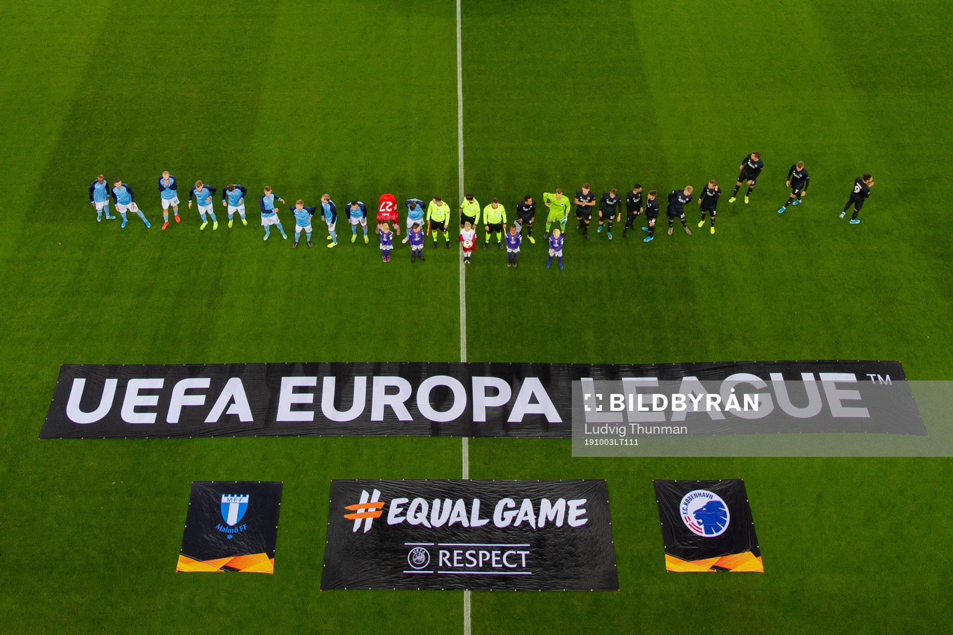 Teams line up