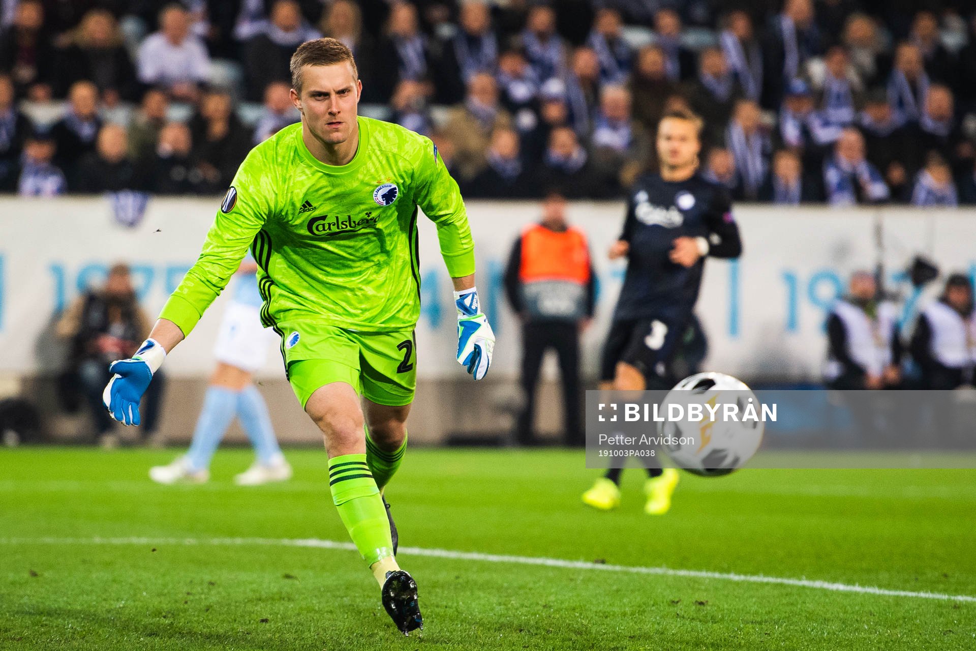 goalkeeper Karl-Johan Johnssonof FC Köpenhamn