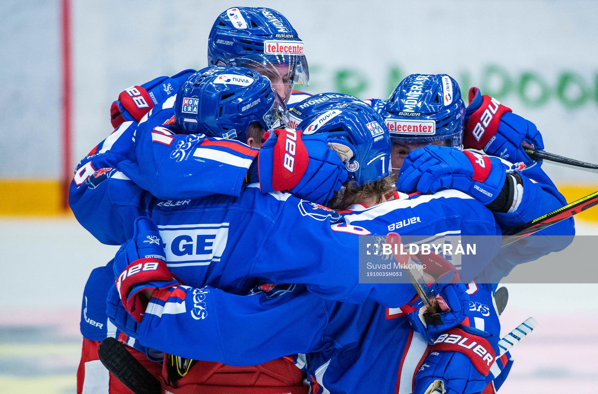 Oskarshamns Isak Pantzare jublar med lagkamrater