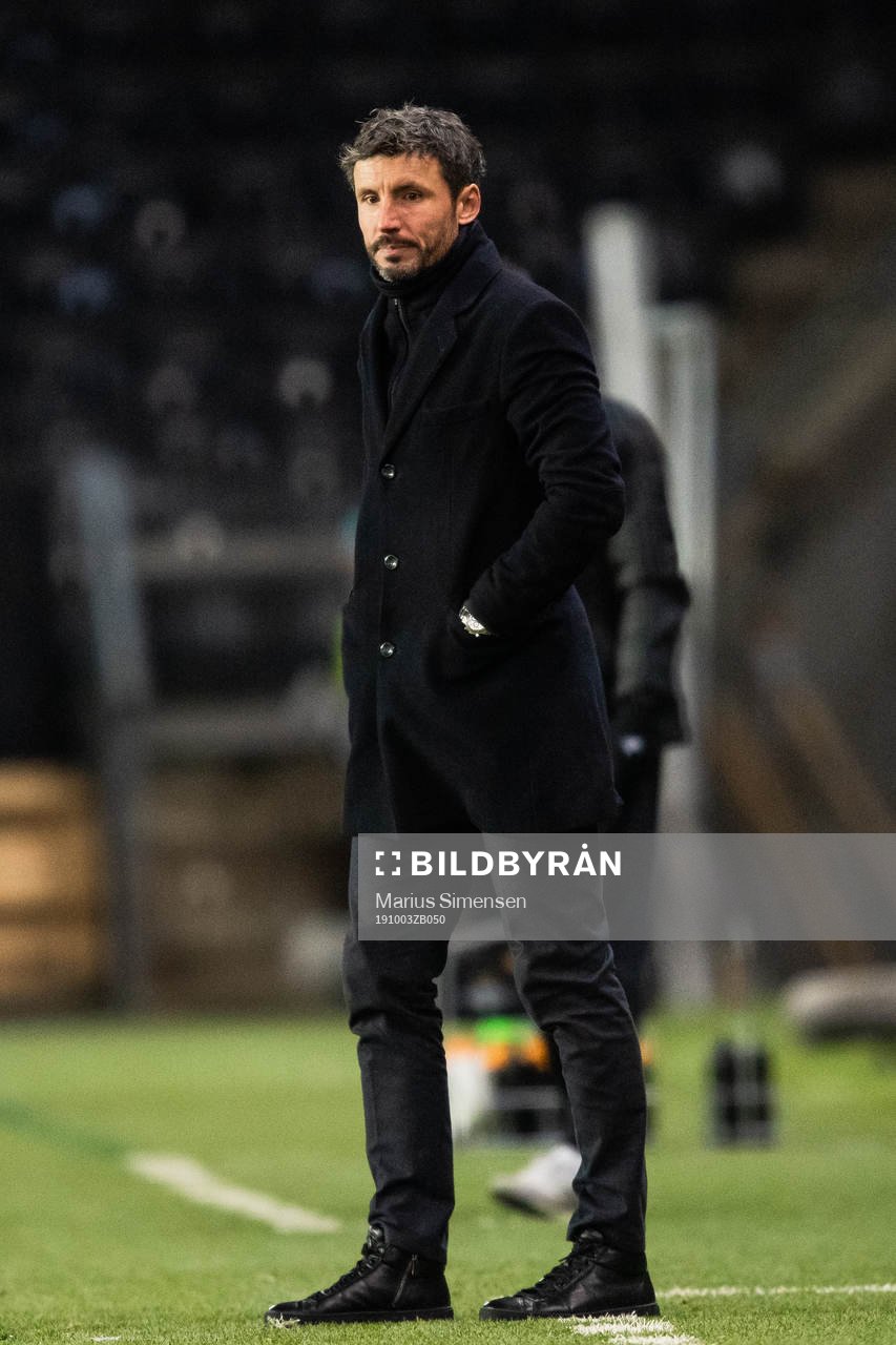 Head coach Mark van Bommel of PSV Eindhoven during the Europa League group stage match between Rosenborg and PSV Eindhoven on October 3, 2019 in Trondheim.