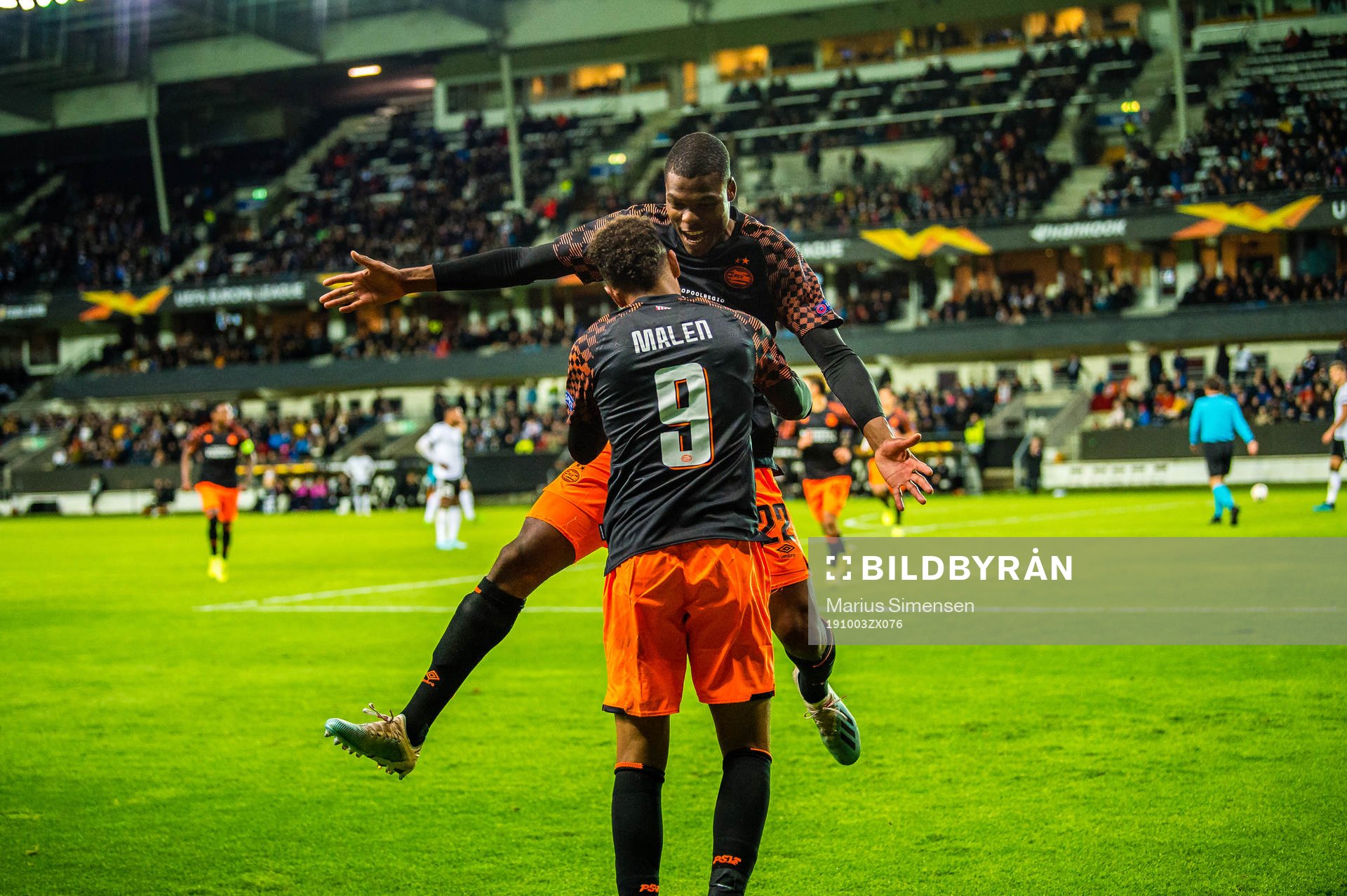 Donyell Malen of PSV Eindhoven celebrates with Denzel