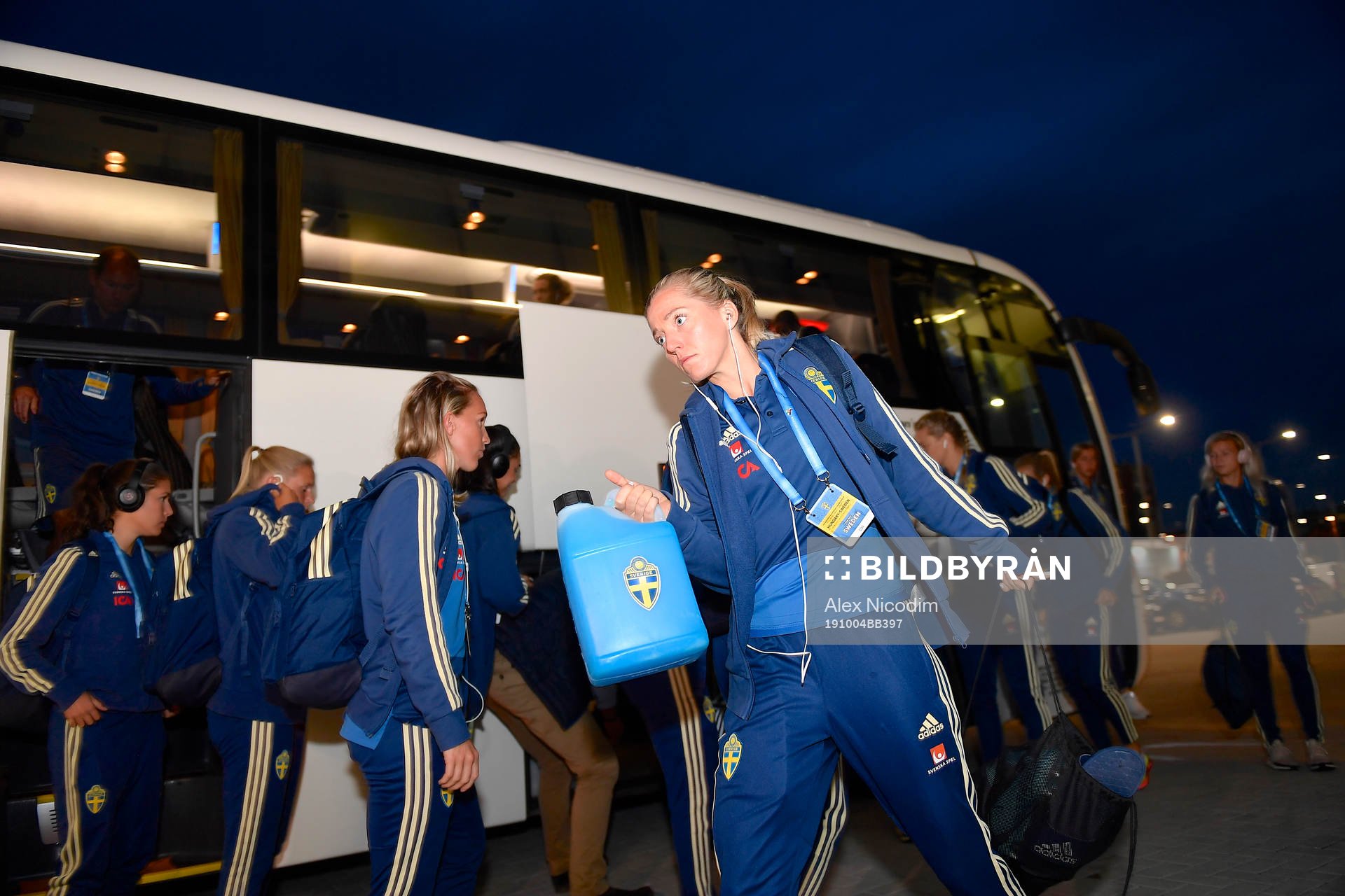 Linda Sembrant and the team of Sweden arrive to the stadium