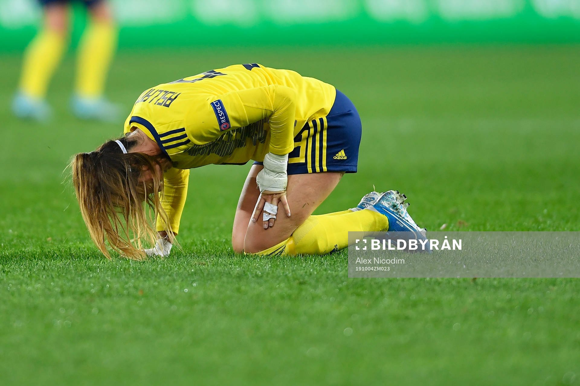 Kosovare Asllani of Sweden reacts