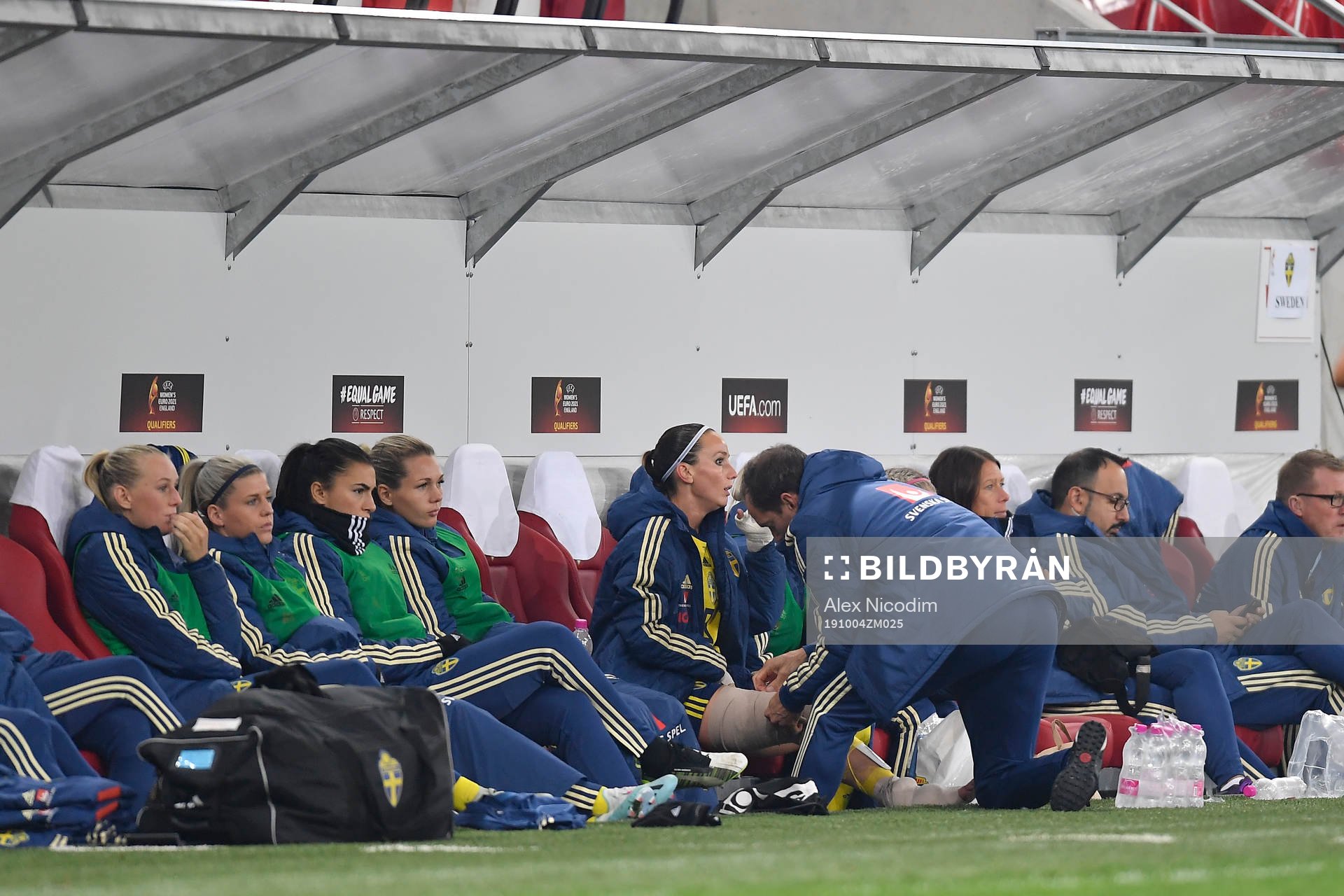 Kosovare Asllani of Sweden got injured