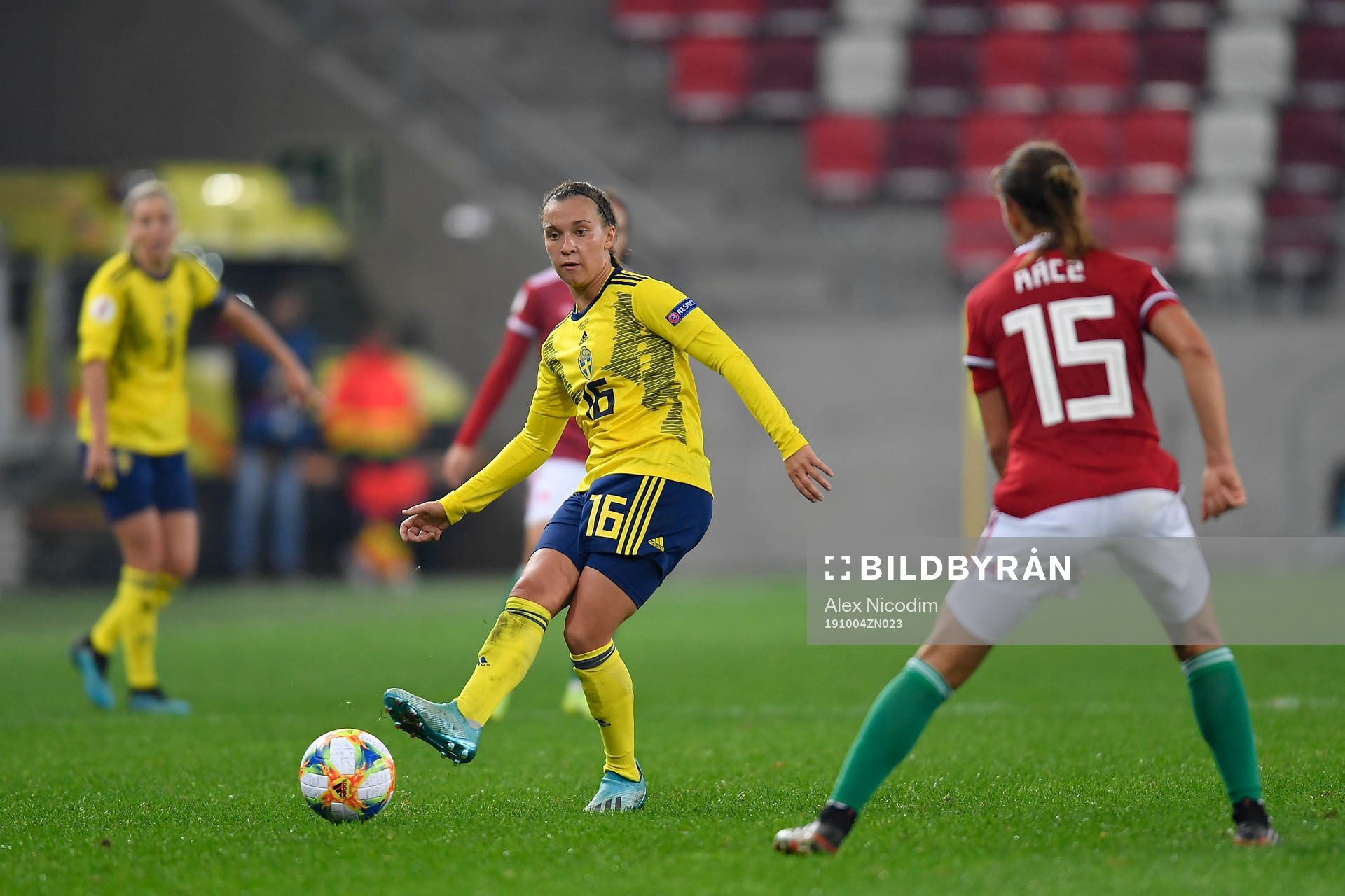 Julia Zigiotti Olme of Sweden vies against Zsofia Racz of