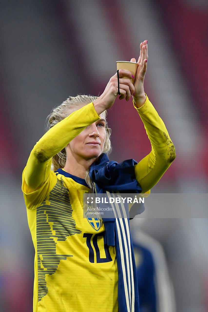 Sofia Jakobsson of Sweden reacts