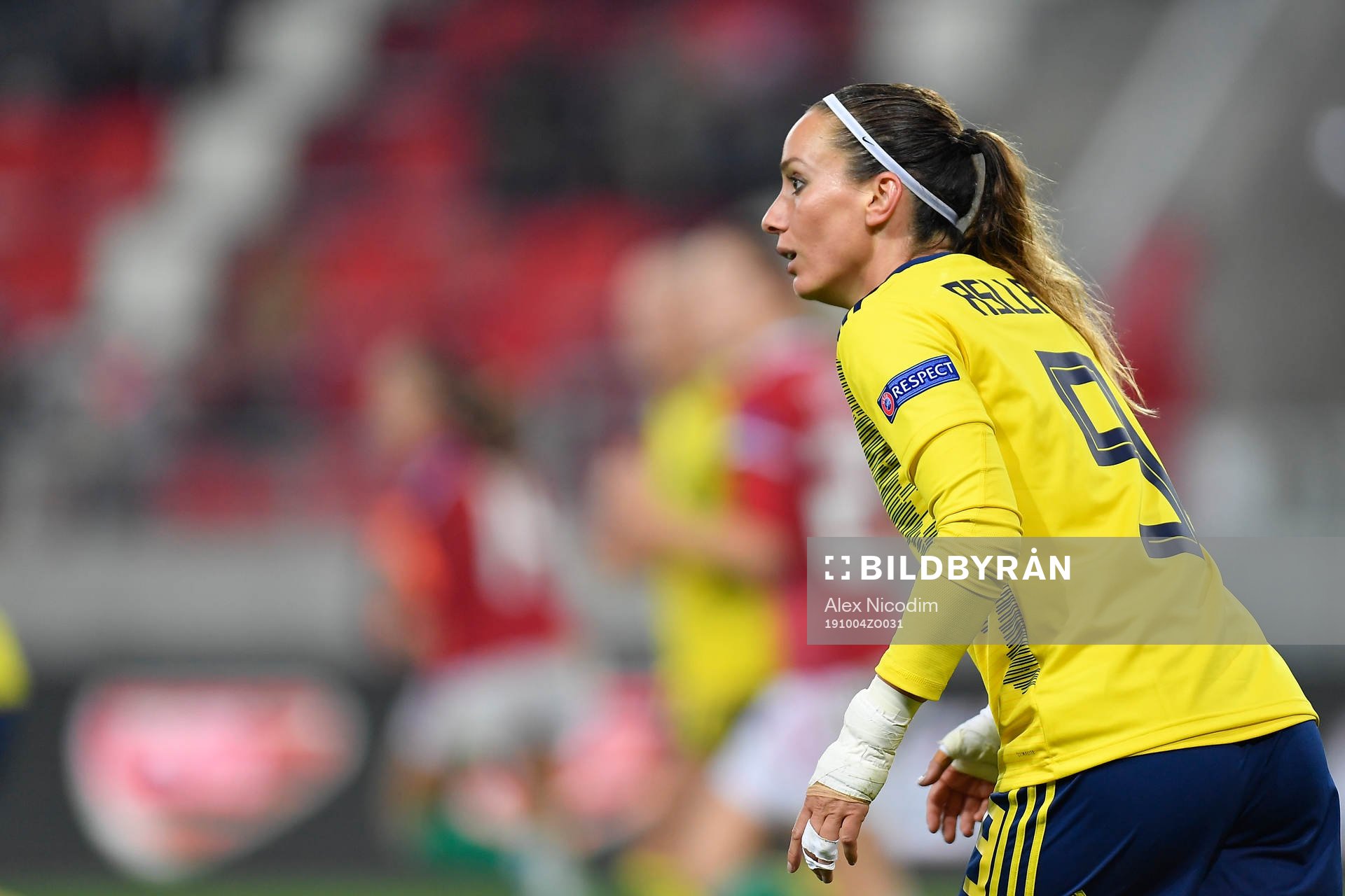 Kosovare Asllani of Sweden reacts