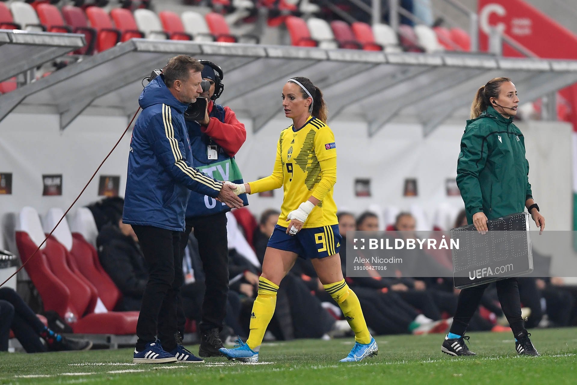 Peter Gerhardsson, head coach of Sweden, and Kosovare