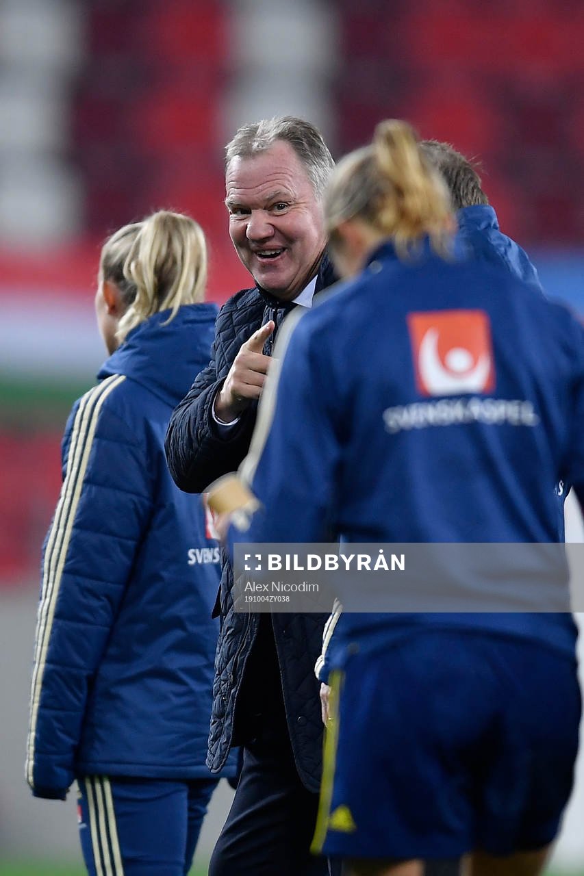 Karl-Erik Nilsson of Sweden, president of the Swedish