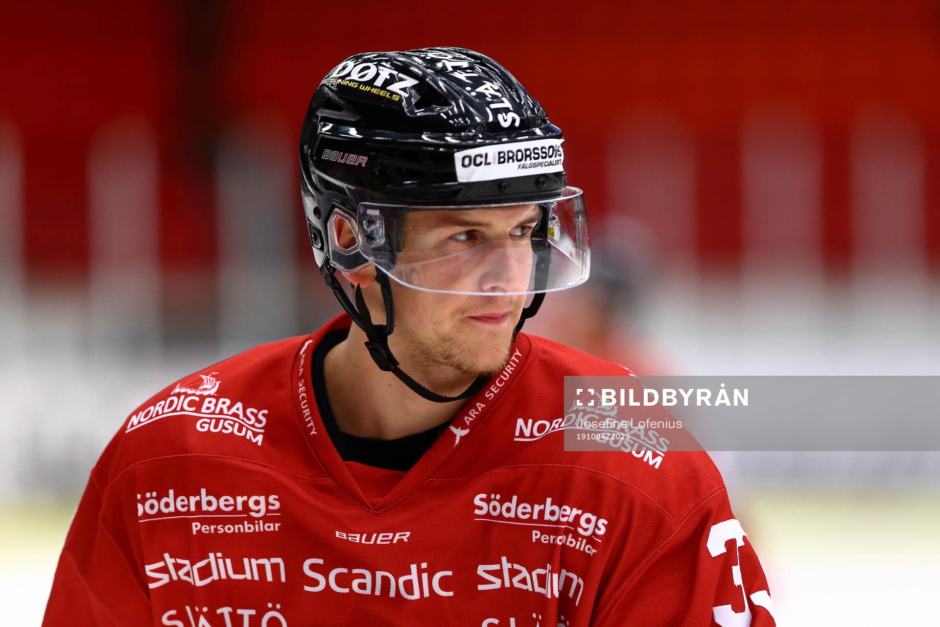 Vita Hästens Simon Fernholm